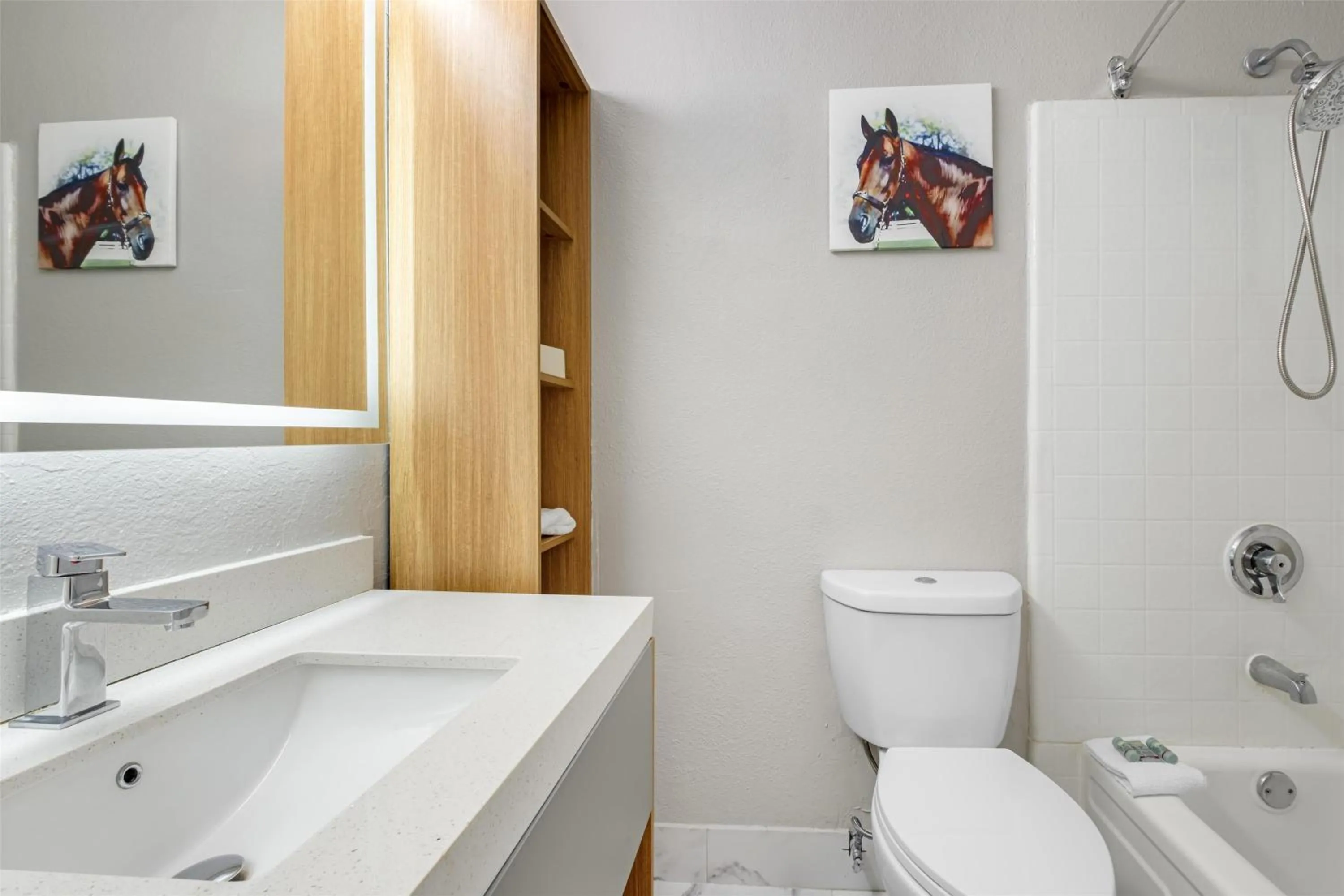 Bathroom in Best Western Richmond Hotel