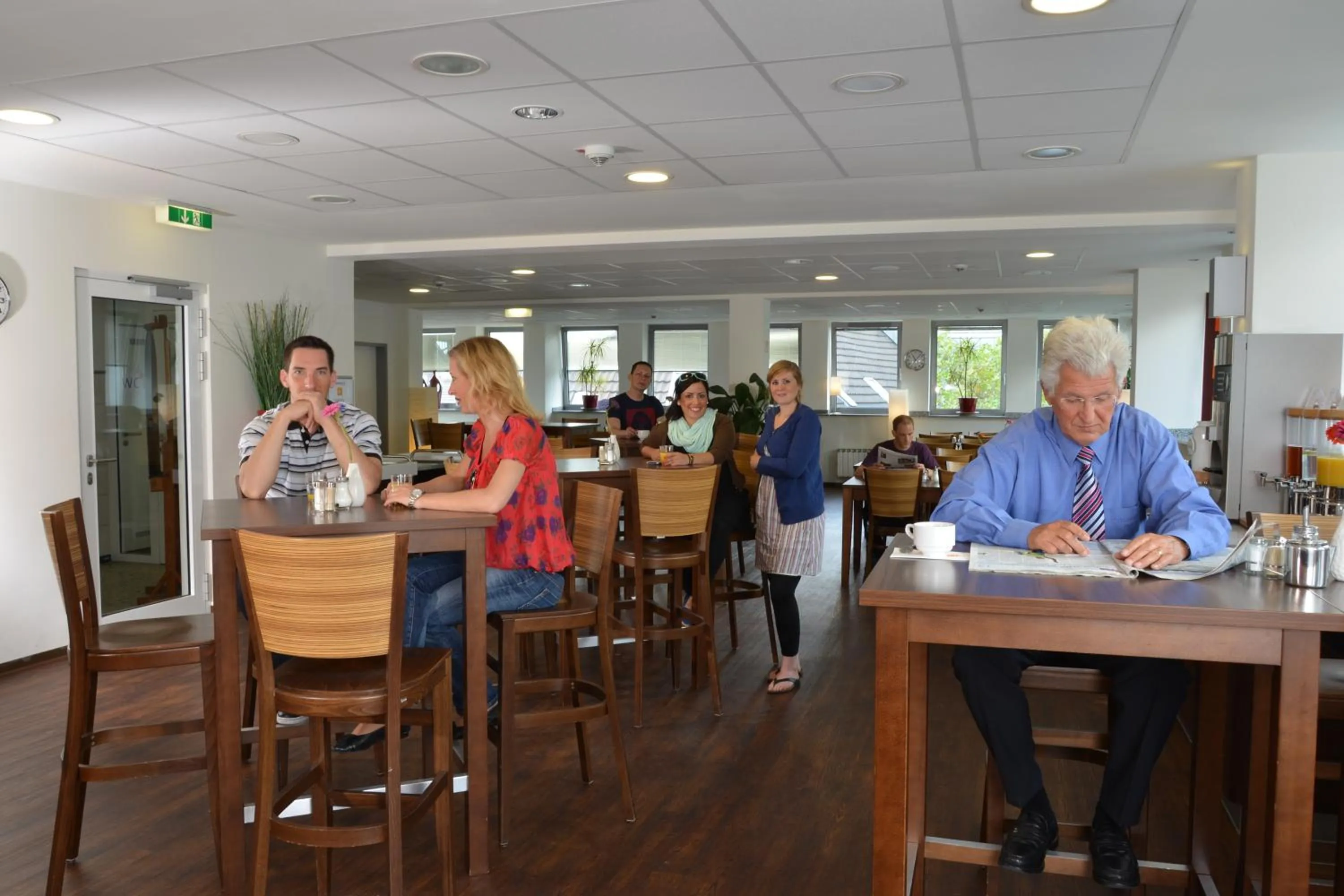 Restaurant/places to eat in Hostel Köln