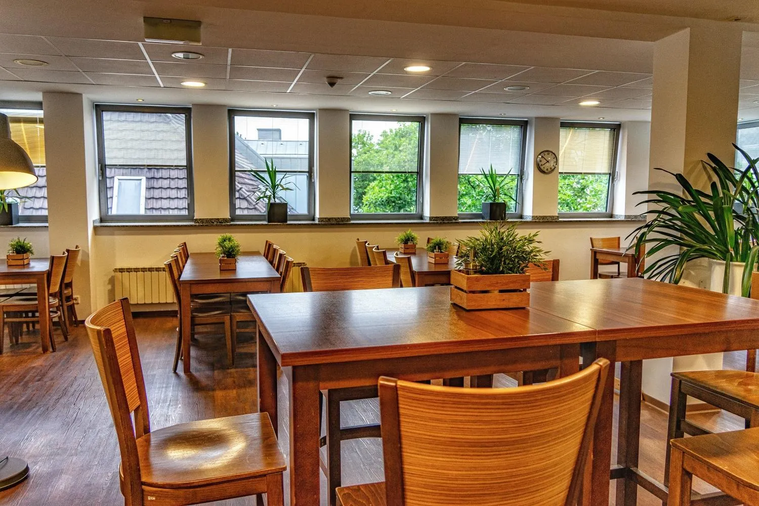 Restaurant/places to eat in Hostel Köln