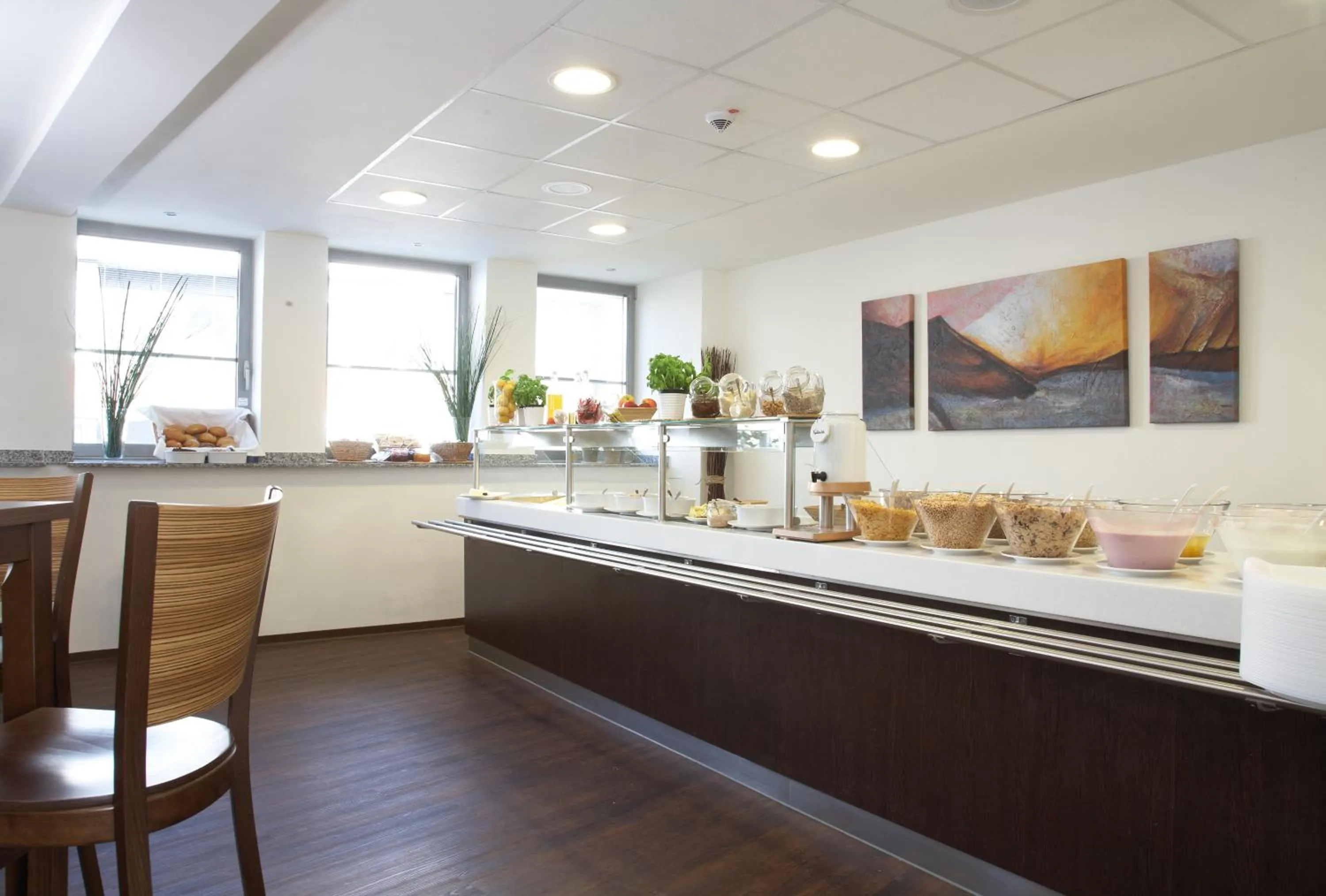 Restaurant/places to eat in Hostel Köln