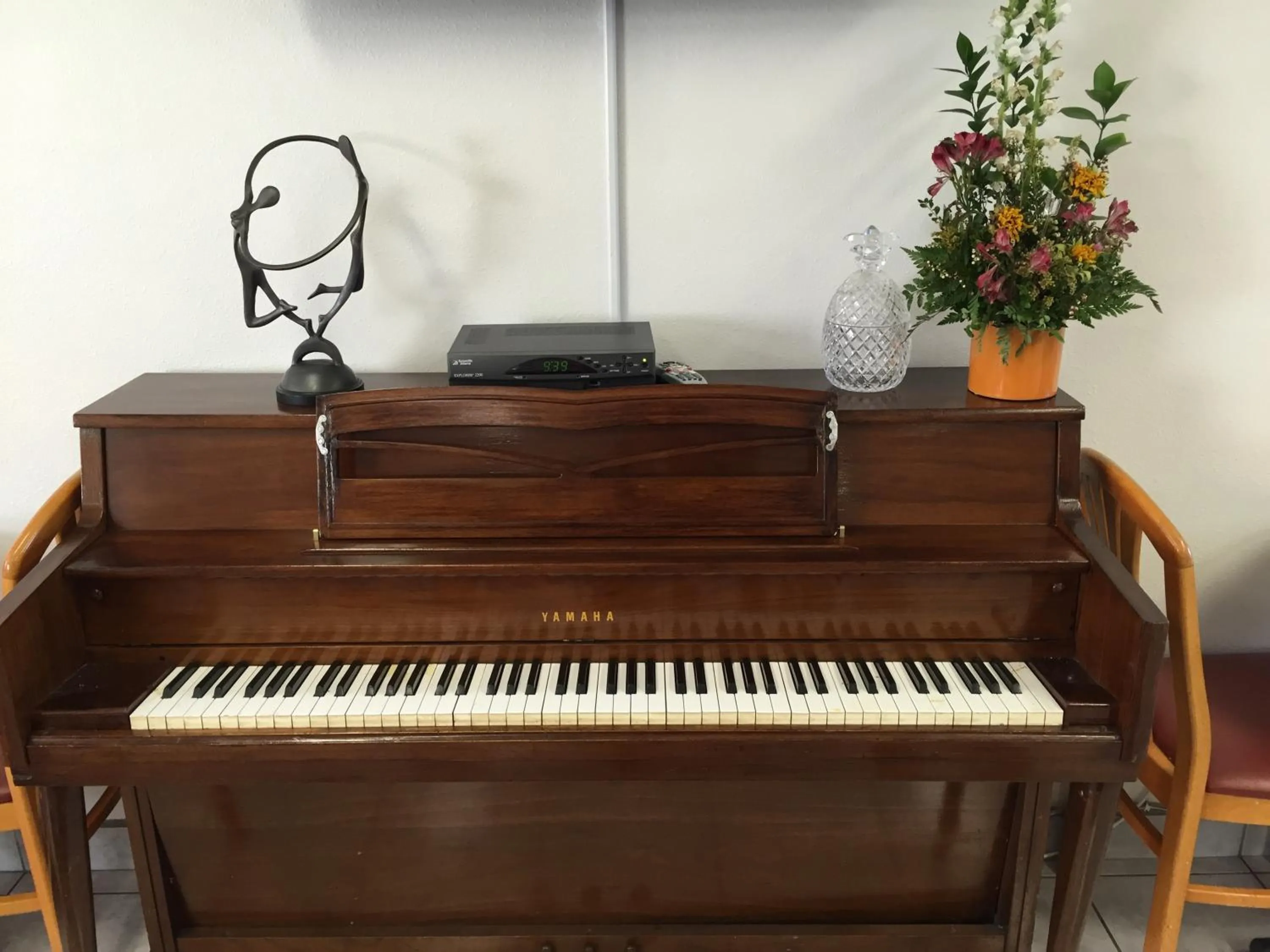 Decorative detail in Sandia Peak Inn Old Town ABQ, a Howard Johnson by Wyndham