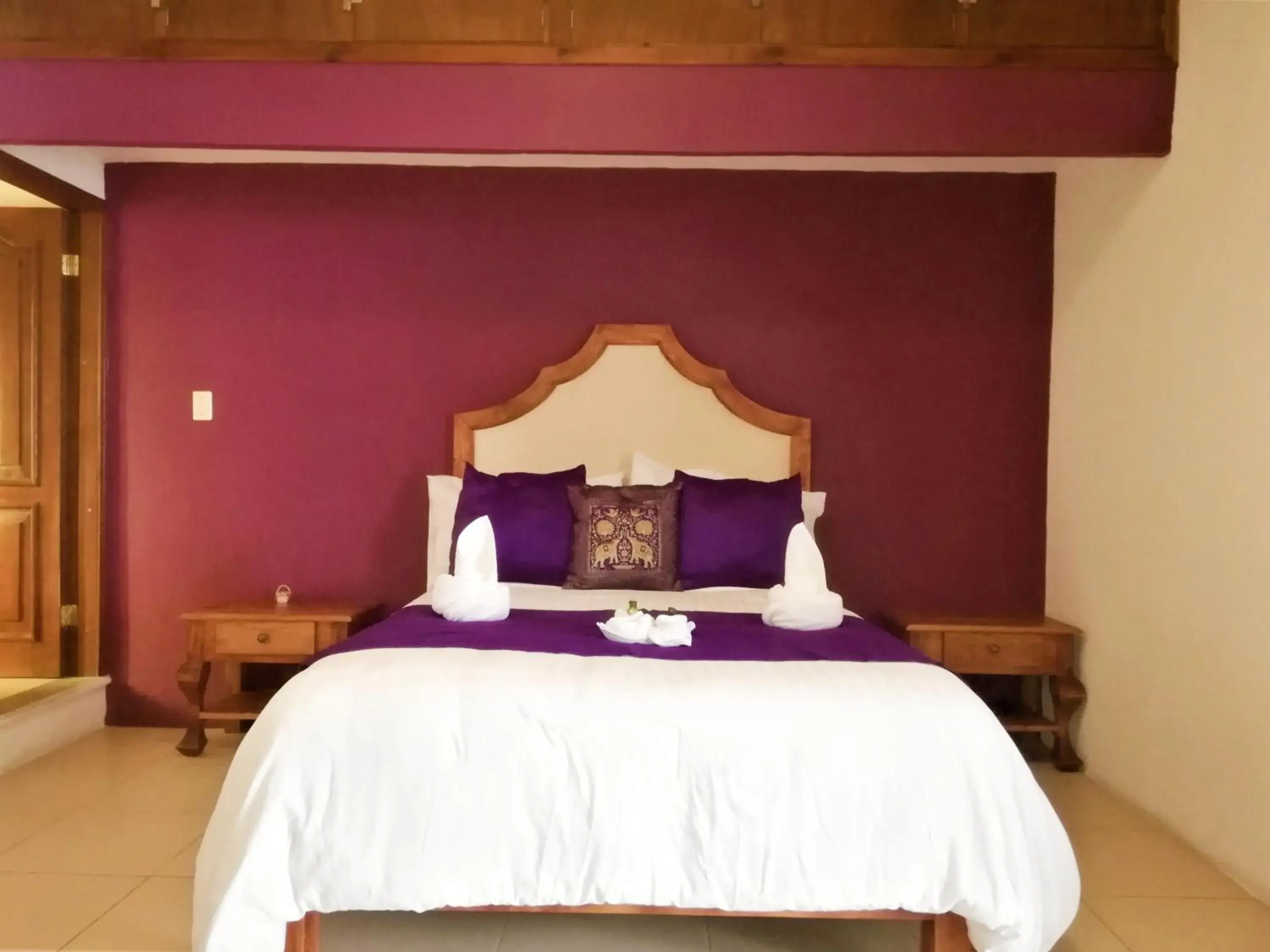 Double Room with Private Bathroom - single occupancy in Ganesha Hotel Double Room with Private Bathroom - single occupancy in Ganesha Hotel