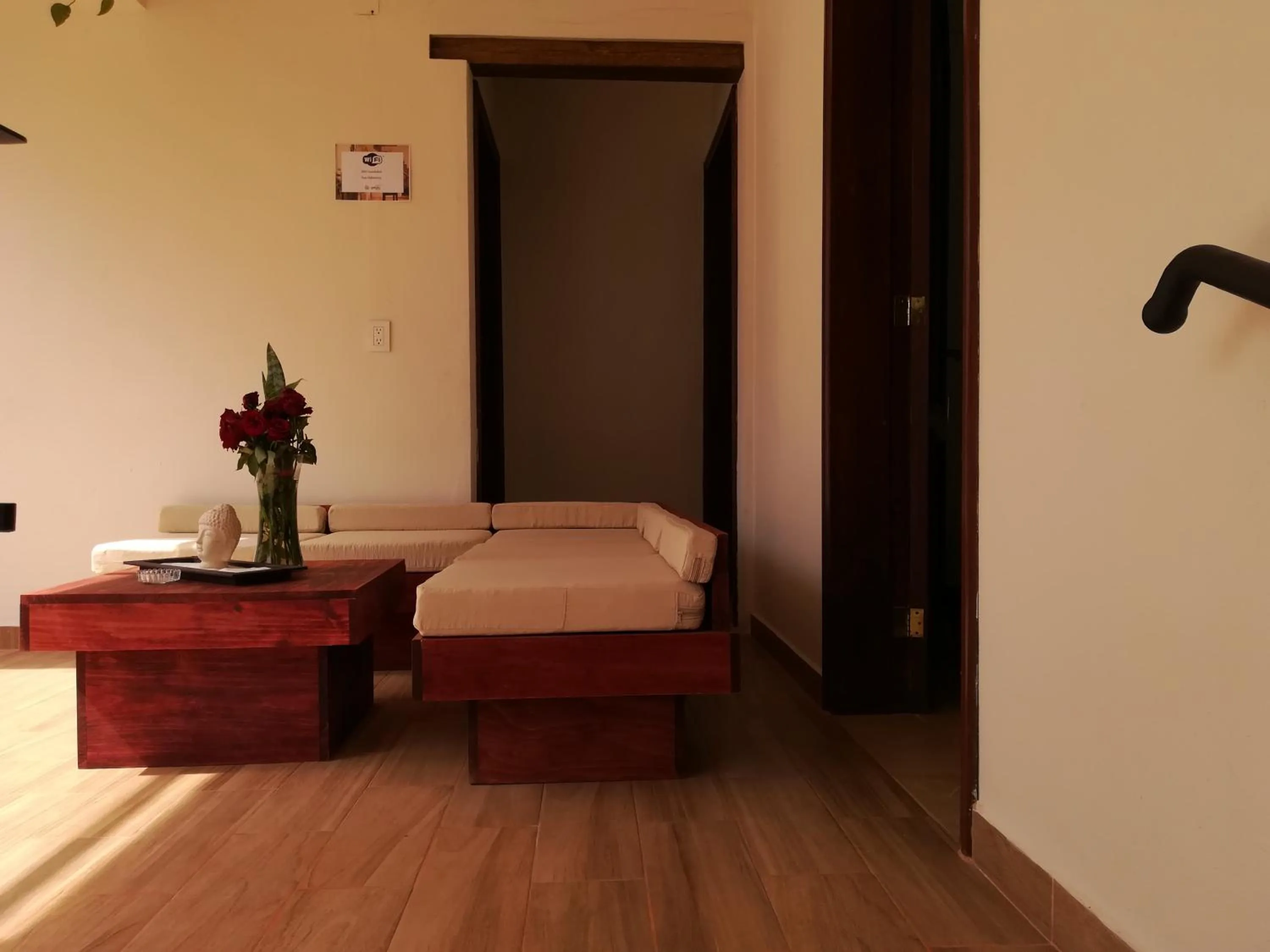 Balcony/Terrace, Bed in Ganesha Hotel