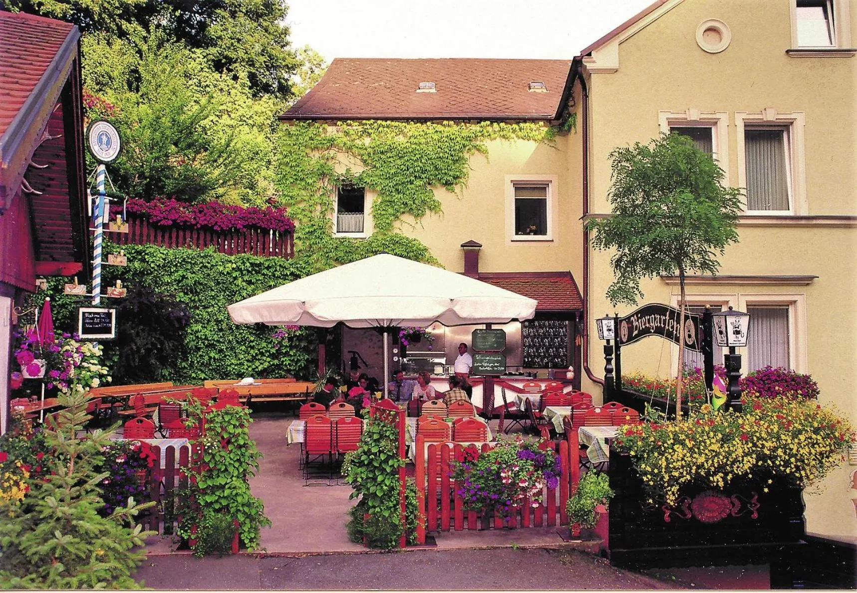 Restaurant/places to eat in Gasthof & Hotel Goldener Hirsch