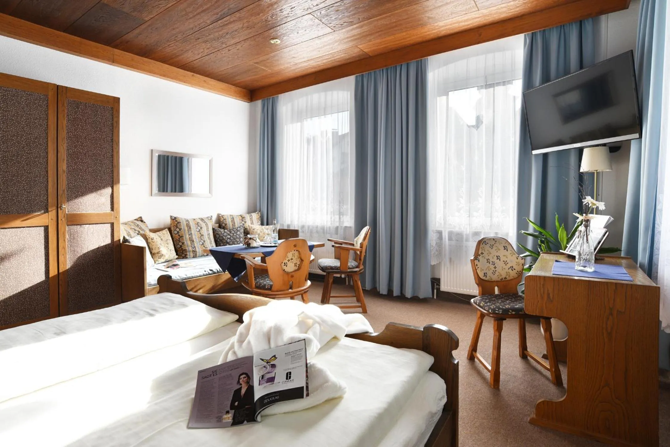 Photo of the whole room, Bed in Gasthof & Hotel Goldener Hirsch