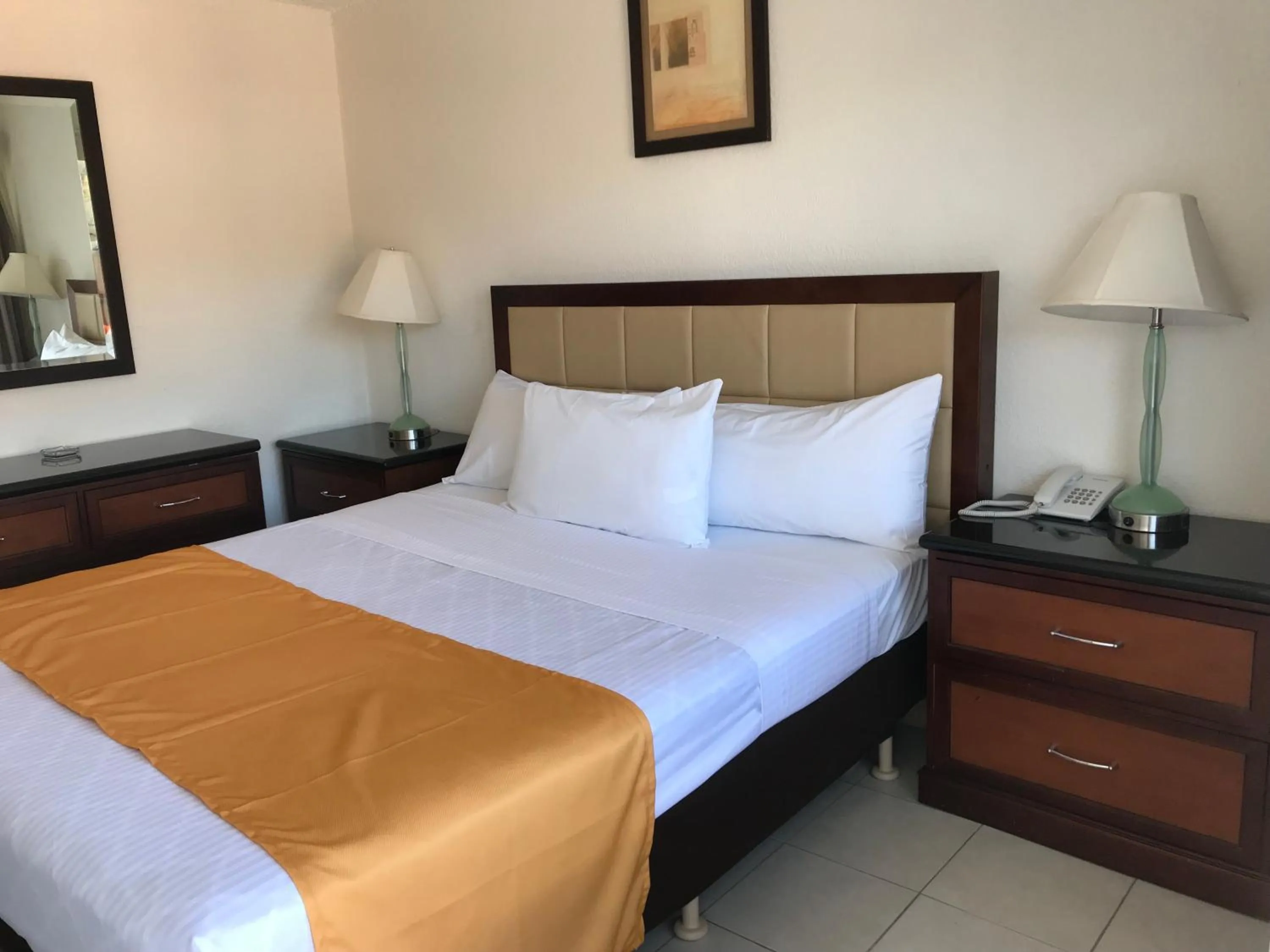 Bed in Hotel Guillen Jr