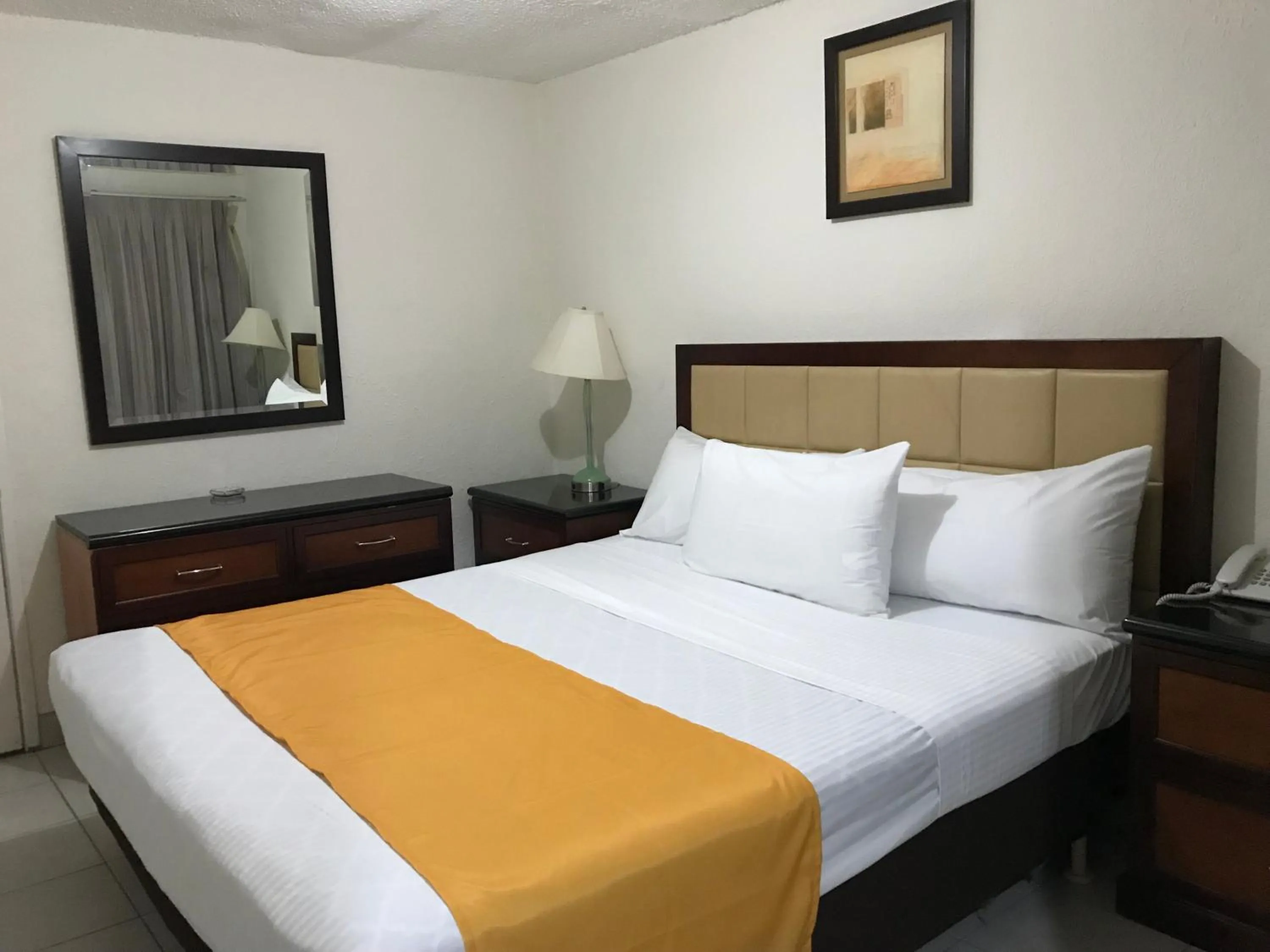 Bed in Hotel Guillen Jr