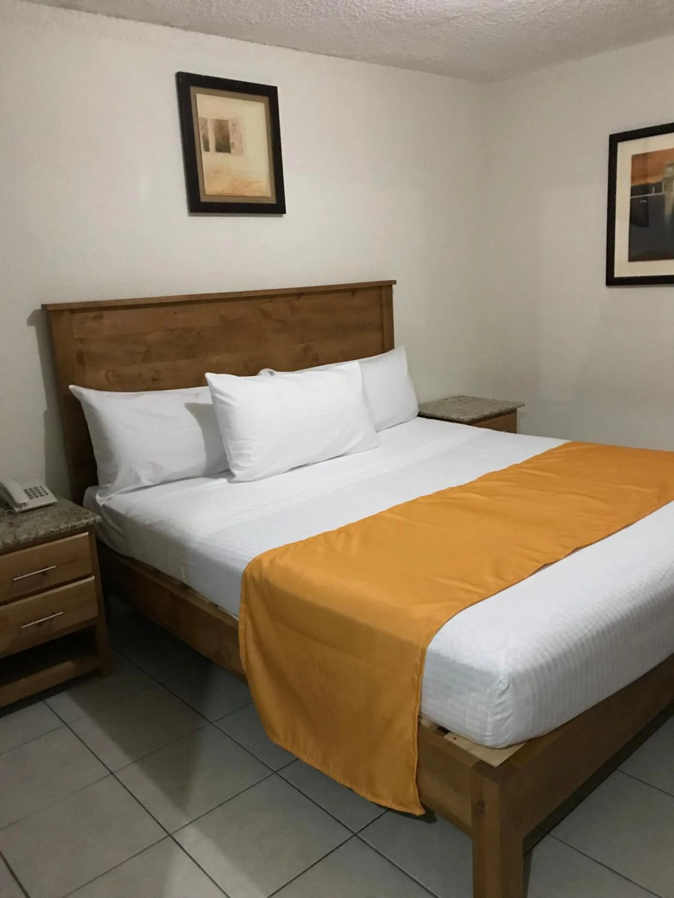 Bed in Hotel Guillen Jr