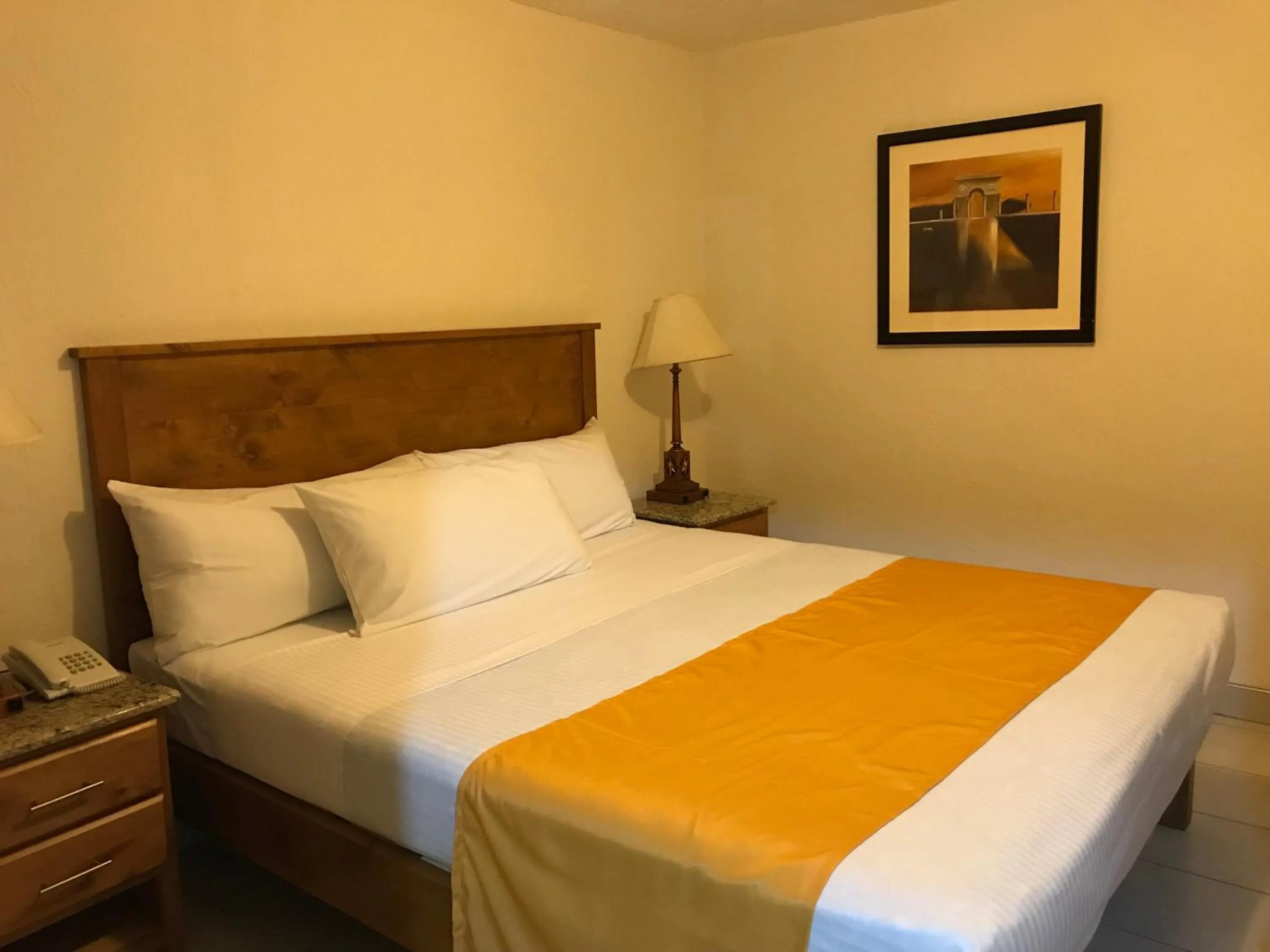 Bed in Hotel Guillen Jr