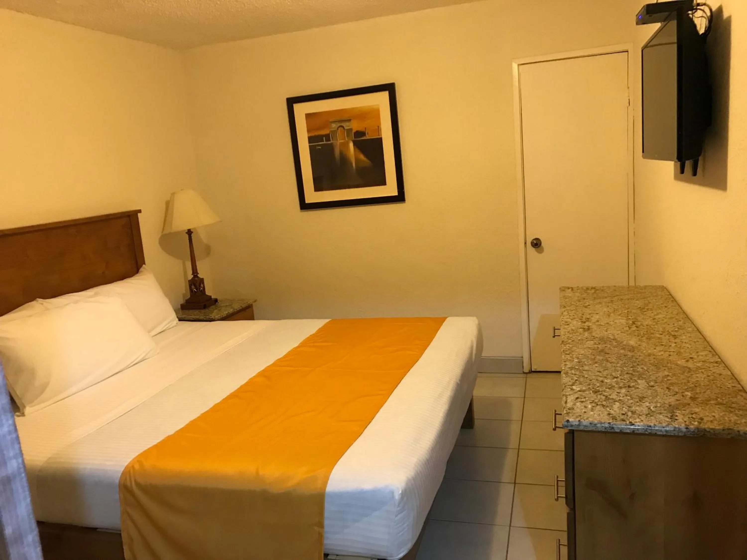 Bed in Hotel Guillen Jr