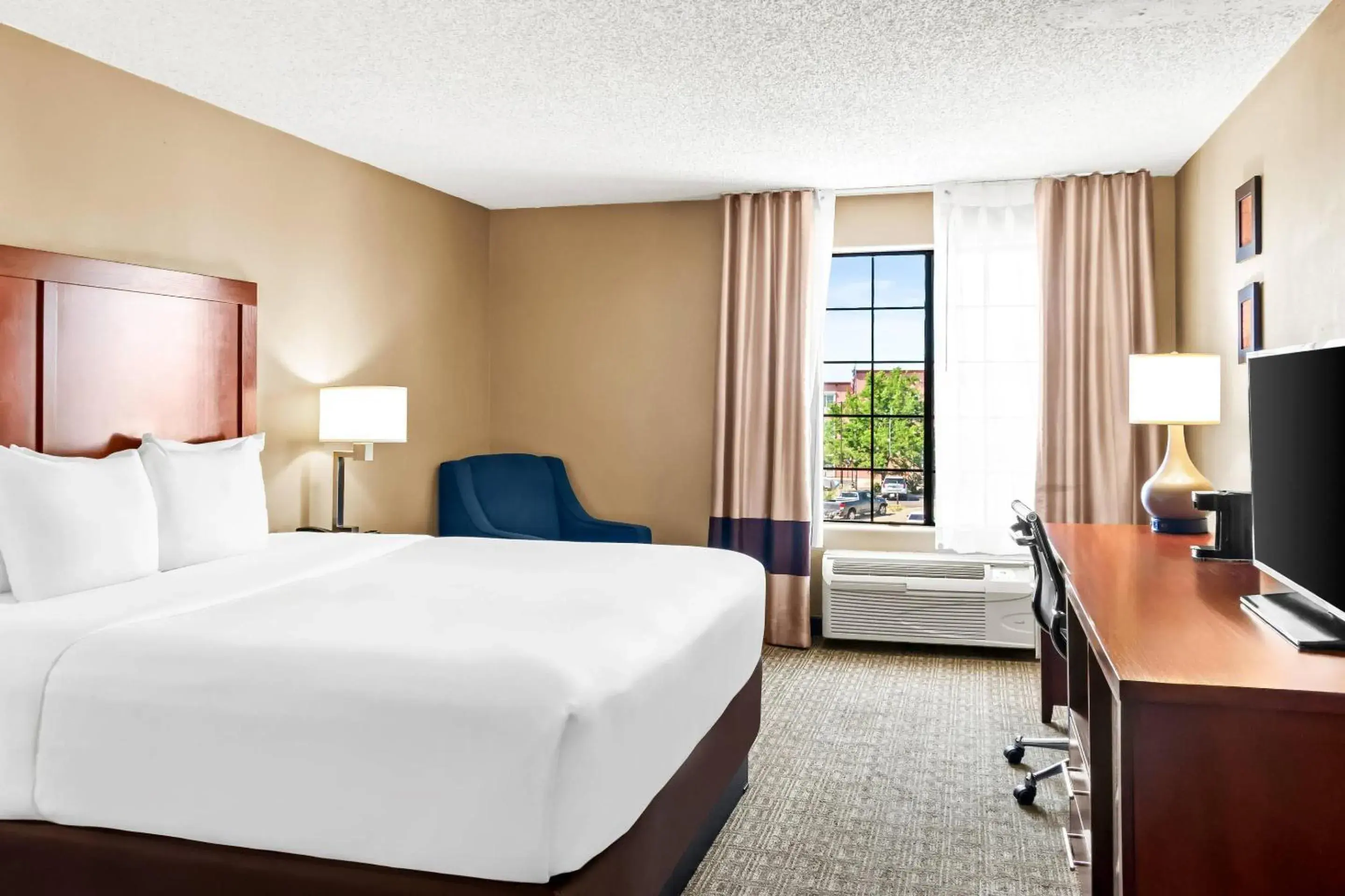 Bedroom, Bed in Comfort Inn Santa Fe South Bedroom, Bed in Comfort Inn Santa Fe South