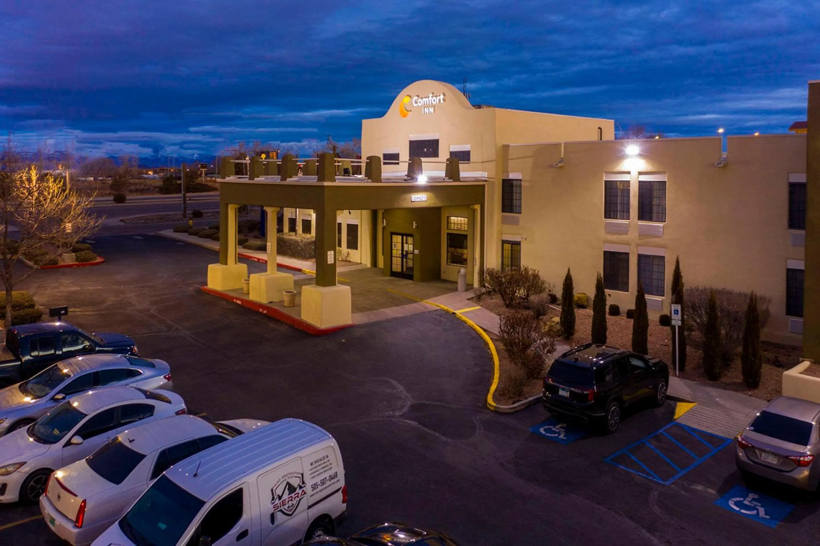 Property building in Comfort Inn Santa Fe