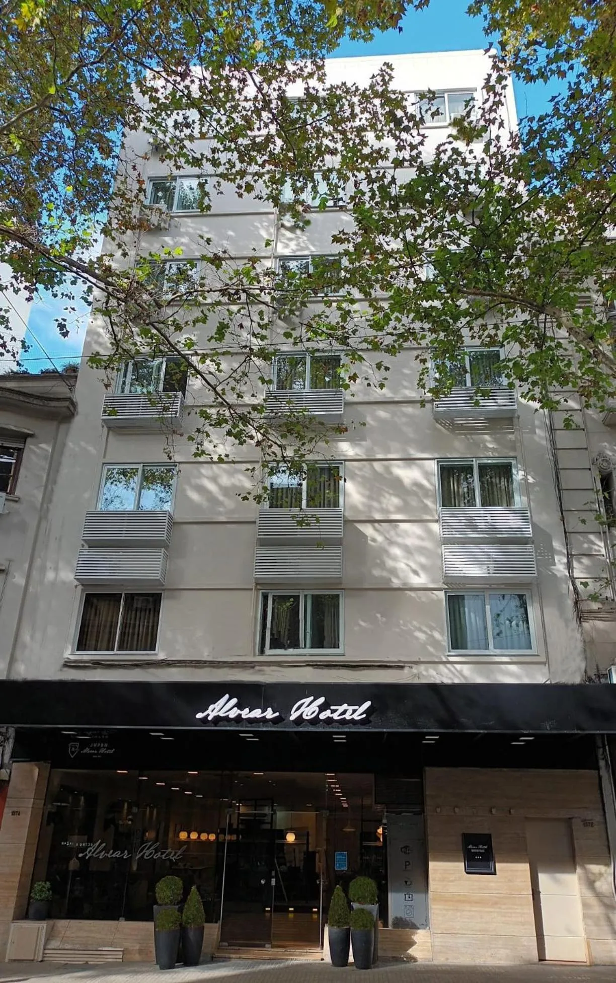 Facade/entrance in Hotel Alvear