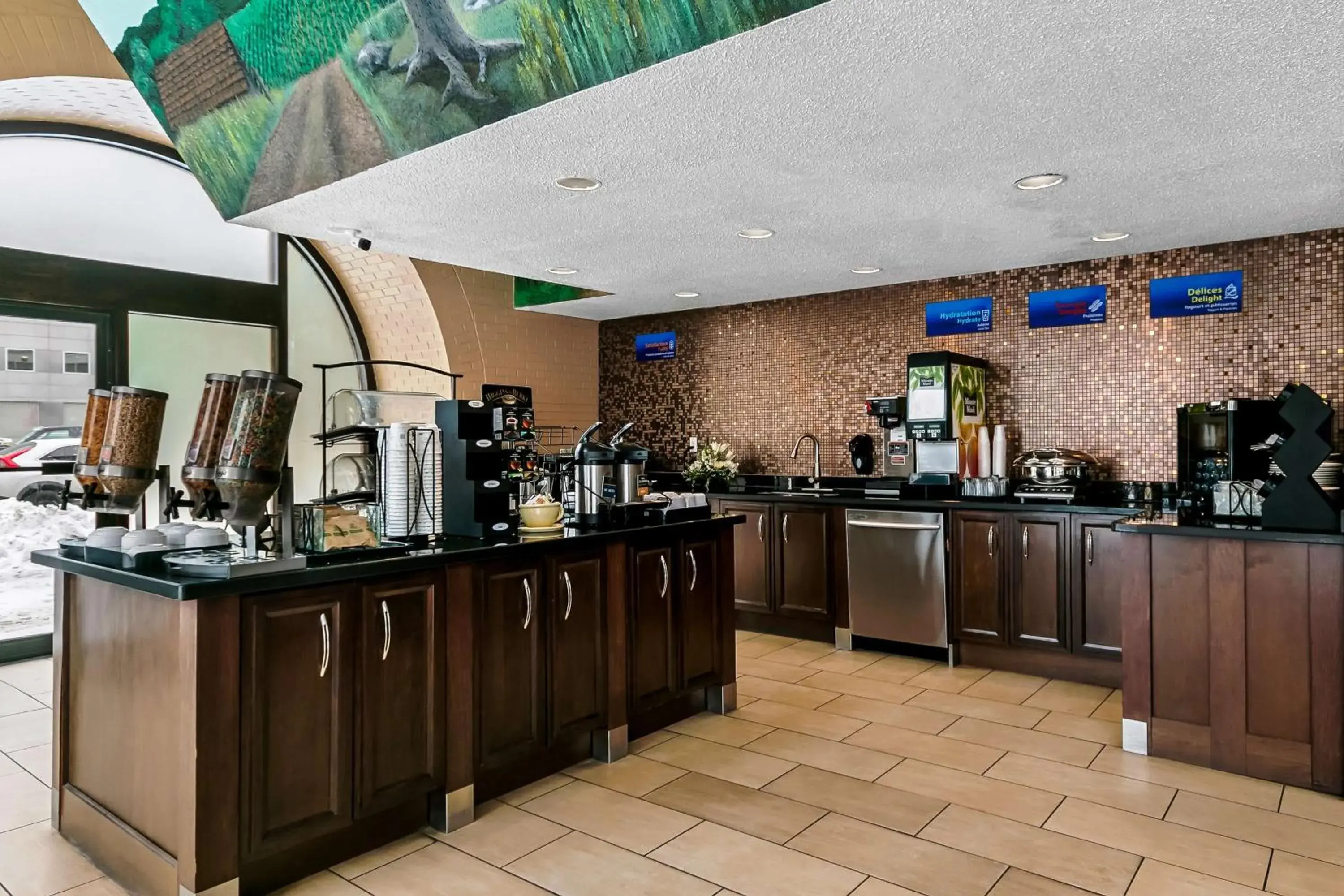 Breakfast in Best Western Downtown Sudbury Breakfast in Best Western Downtown Sudbury