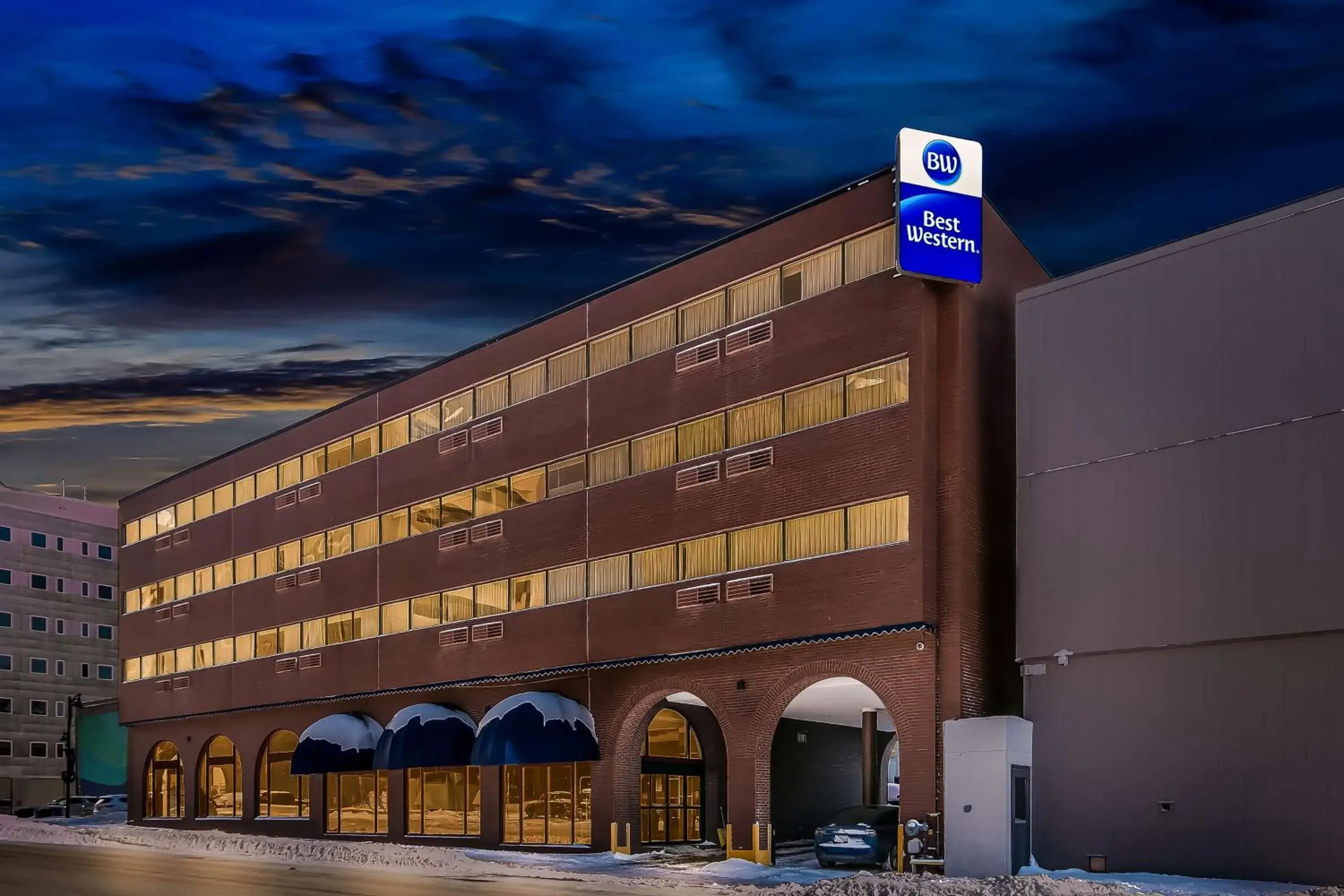 Property building in Best Western Downtown Sudbury Property building in Best Western Downtown Sudbury