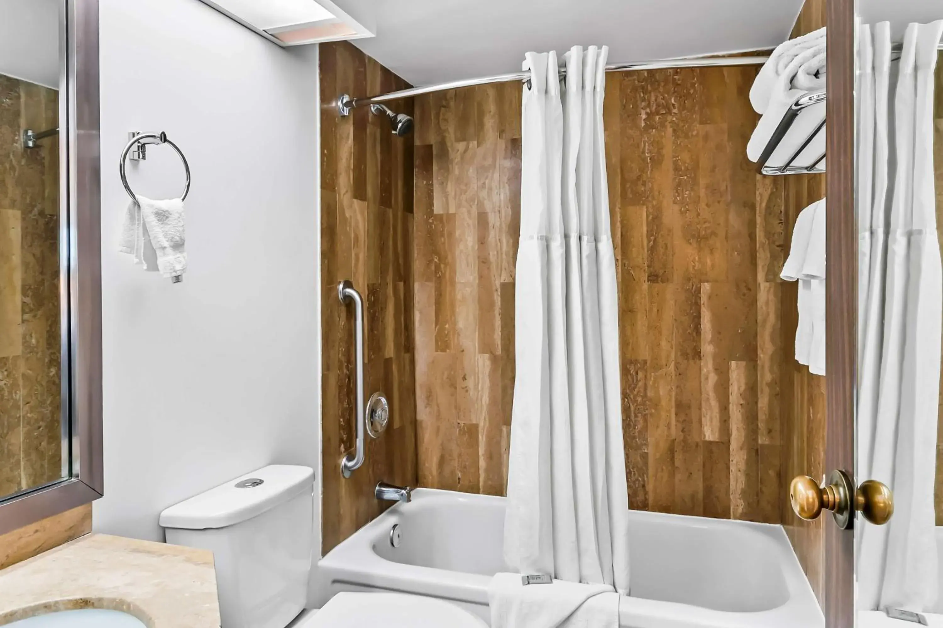 Bathroom in Best Western Downtown Sudbury Bathroom in Best Western Downtown Sudbury