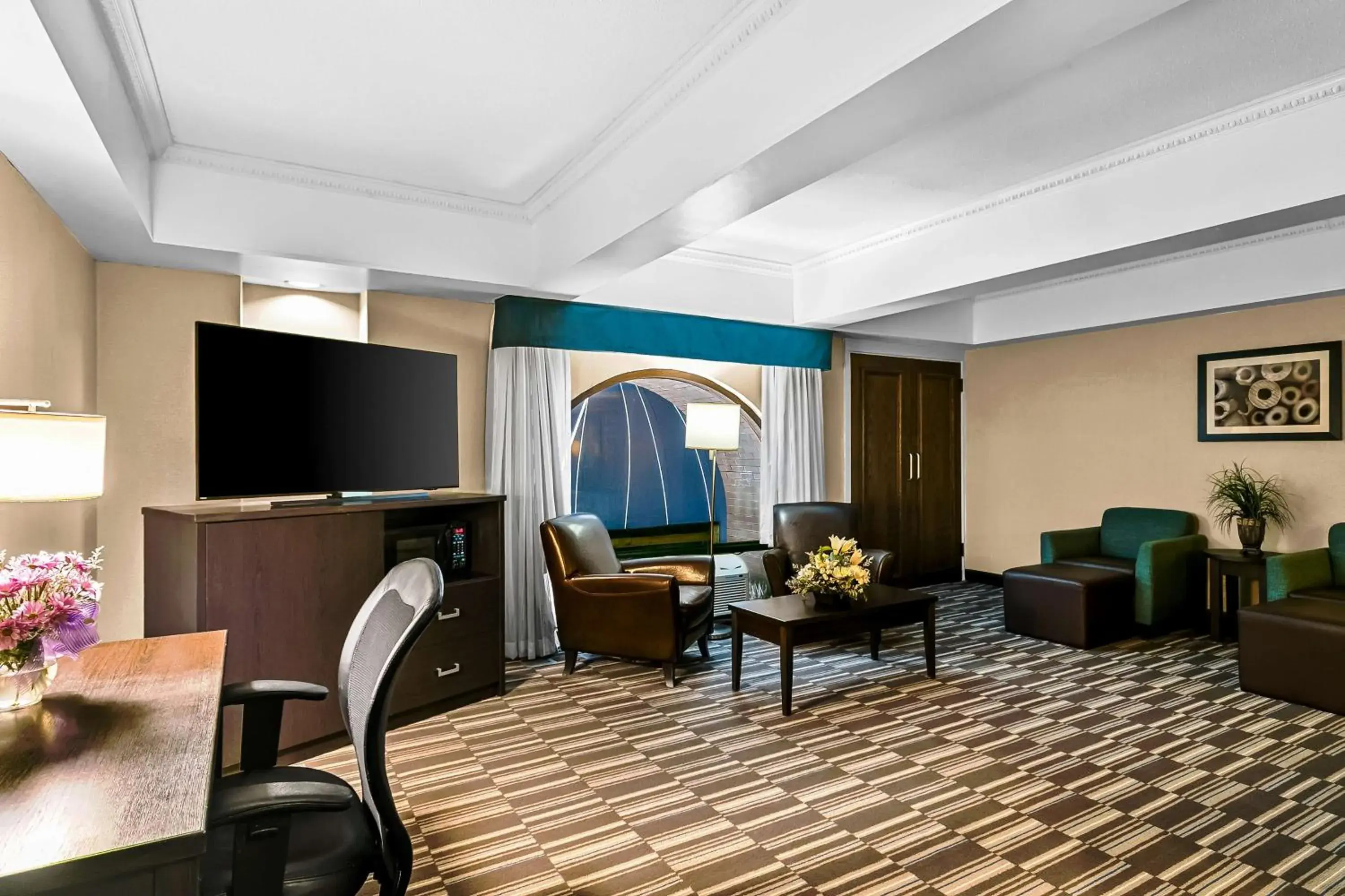 Photo of the whole room in Best Western Downtown Sudbury Photo of the whole room in Best Western Downtown Sudbury