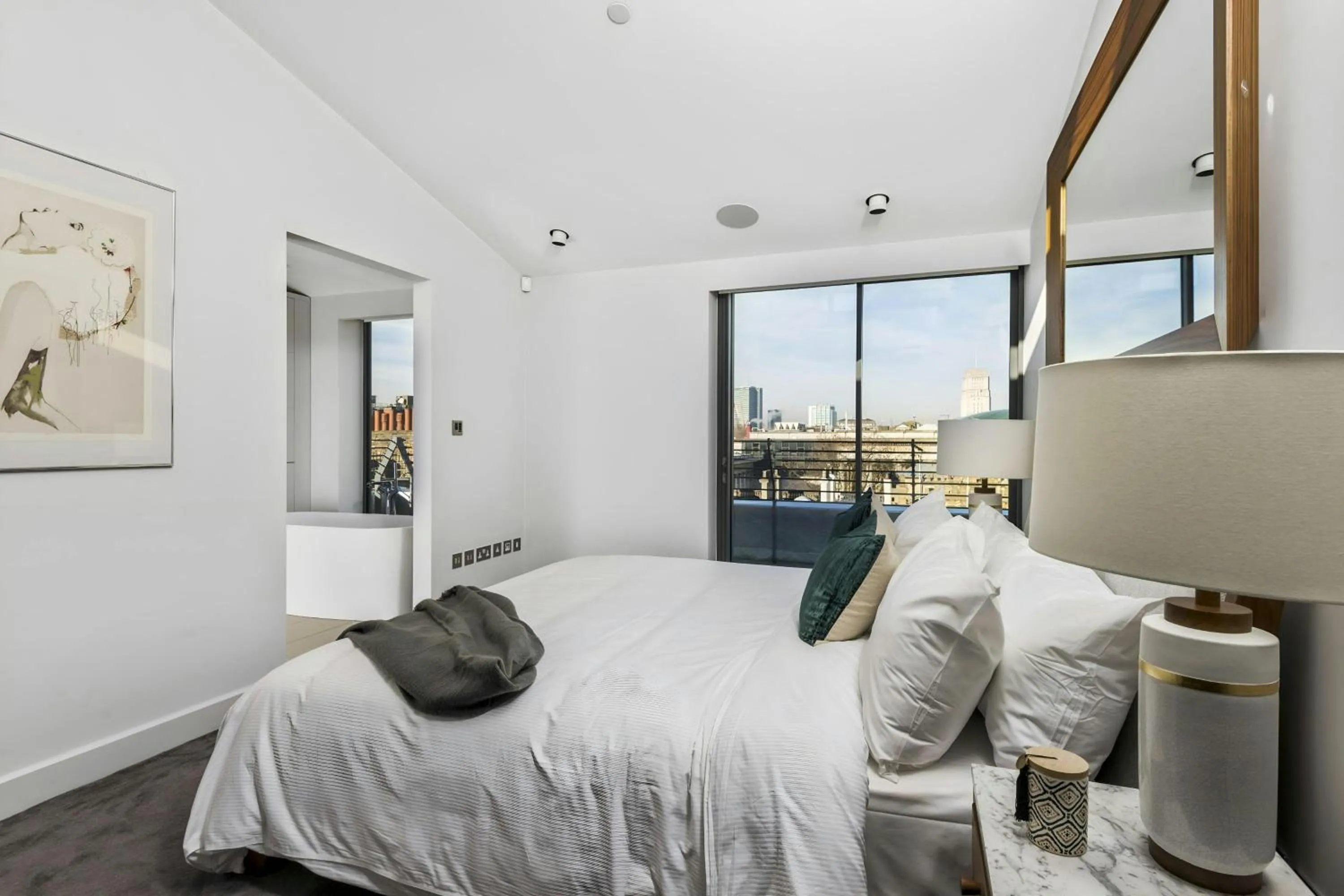 Bedroom in Sonder by Marriott Bonvoy Museum House Apartments British Museum