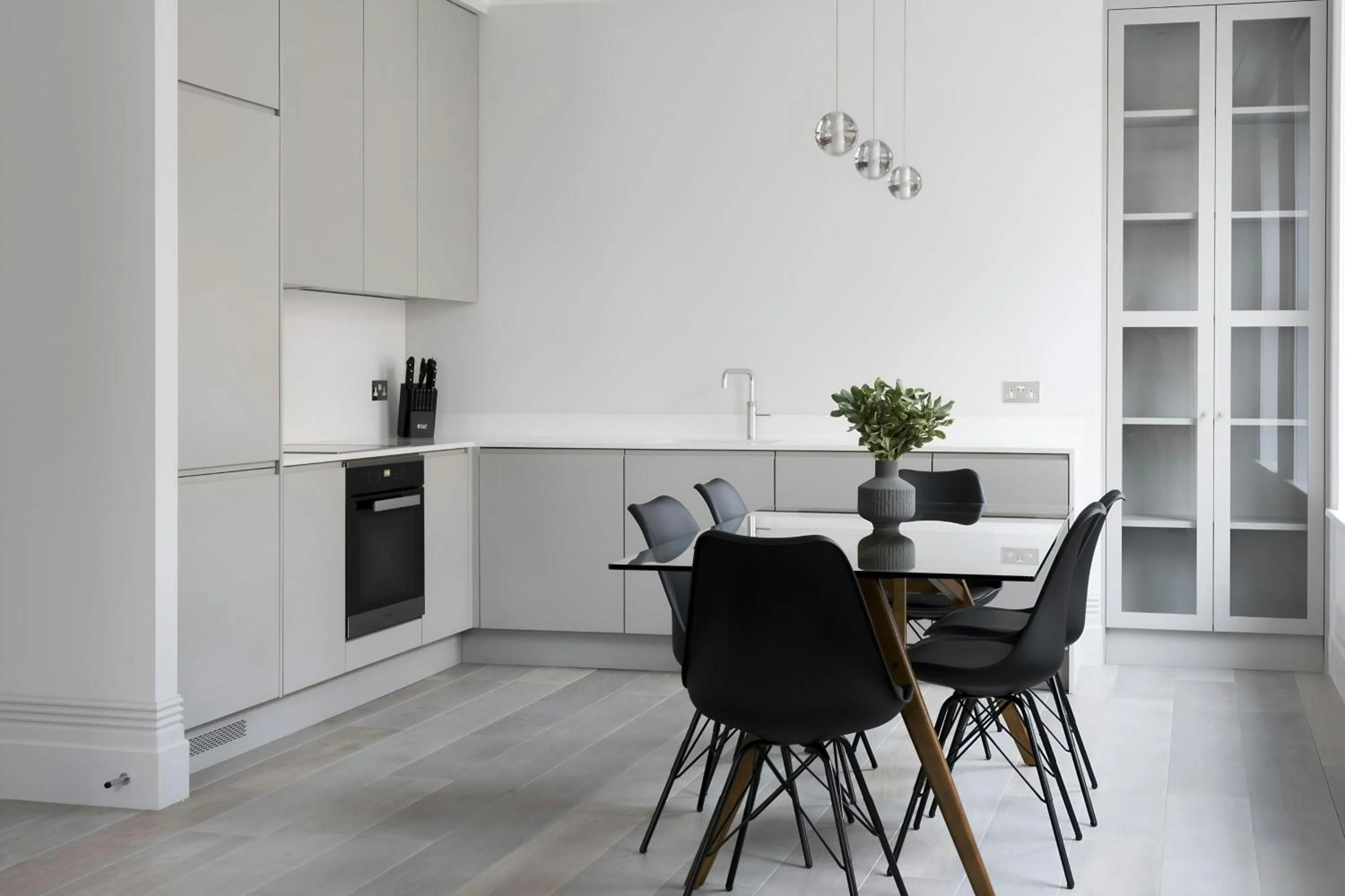 Photo of the whole room in Sonder by Marriott Bonvoy Museum House Apartments British Museum