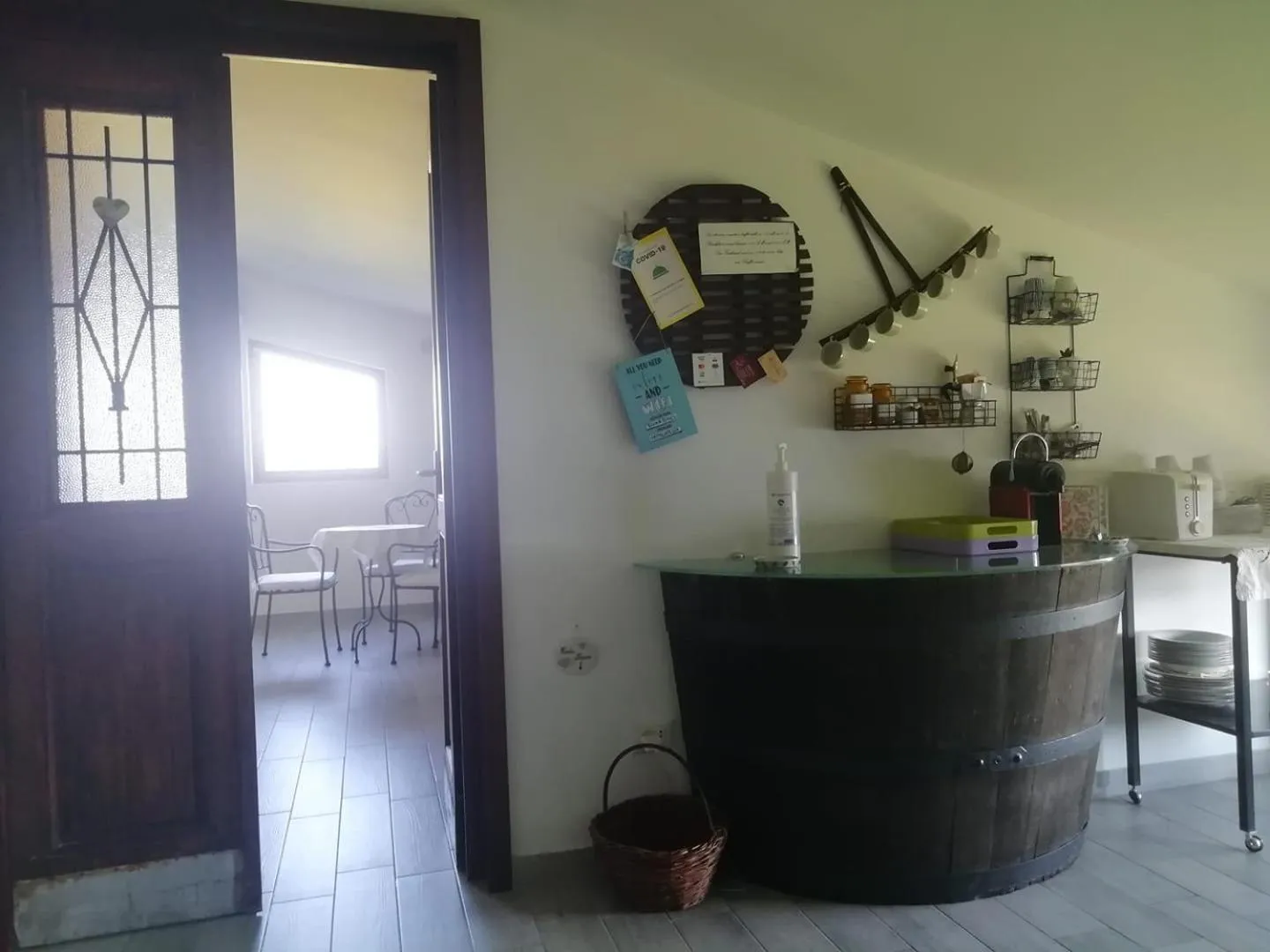 Communal lounge/ TV room in B&B Books & Bikes