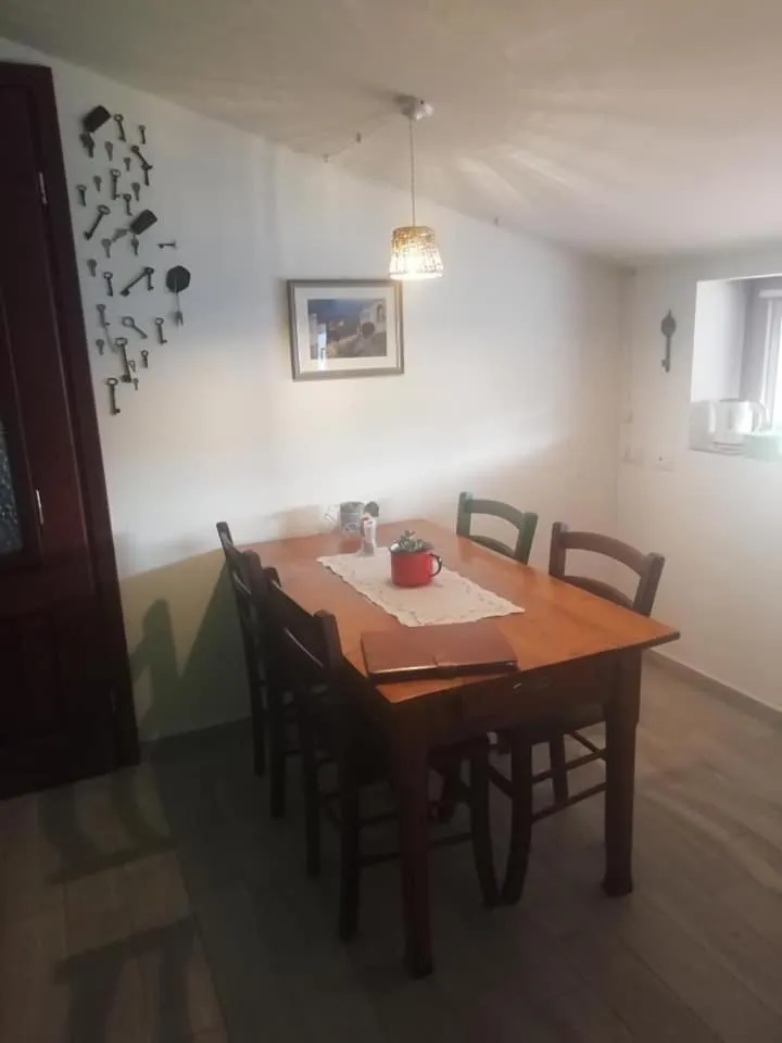 Breakfast in B&B Books & Bikes