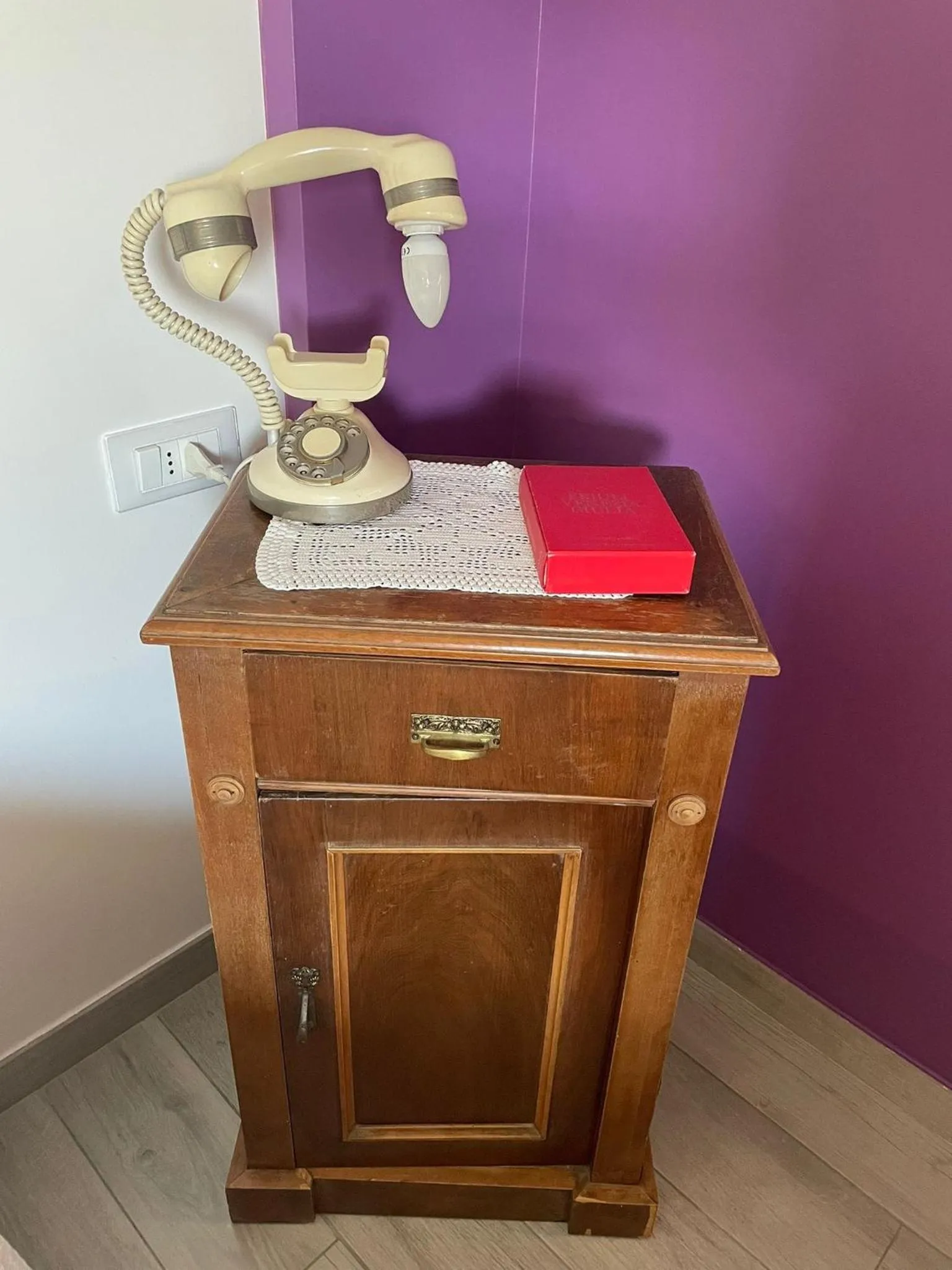 Decorative detail in B&B Books & Bikes