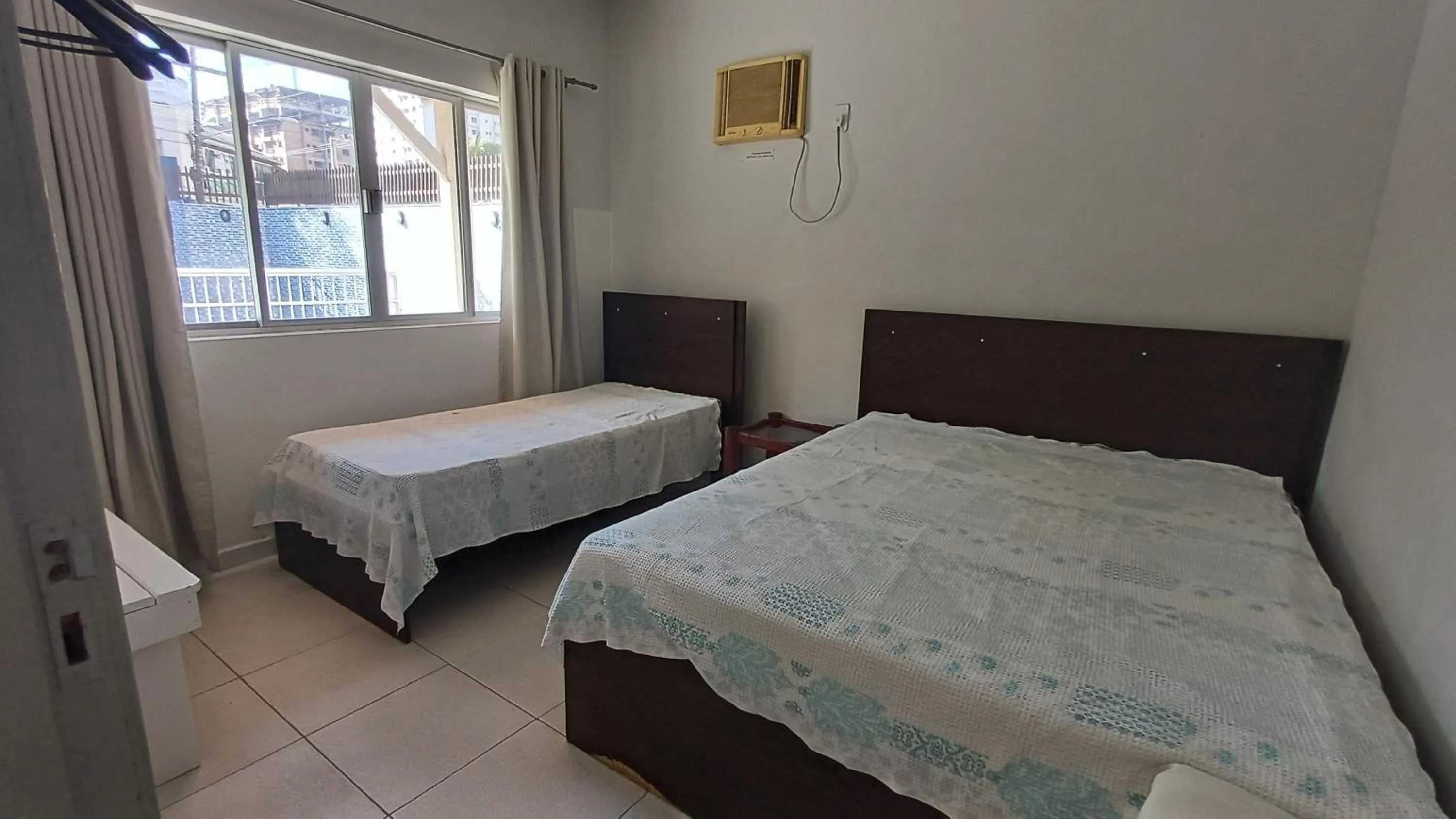 BRUNO KLEMTZ DS1 - CASA COM PISCINA, PARQUE INFANTIL E SALA DE JOGOS- 2 dorm - MEIA PRAIA - ITAPEMA