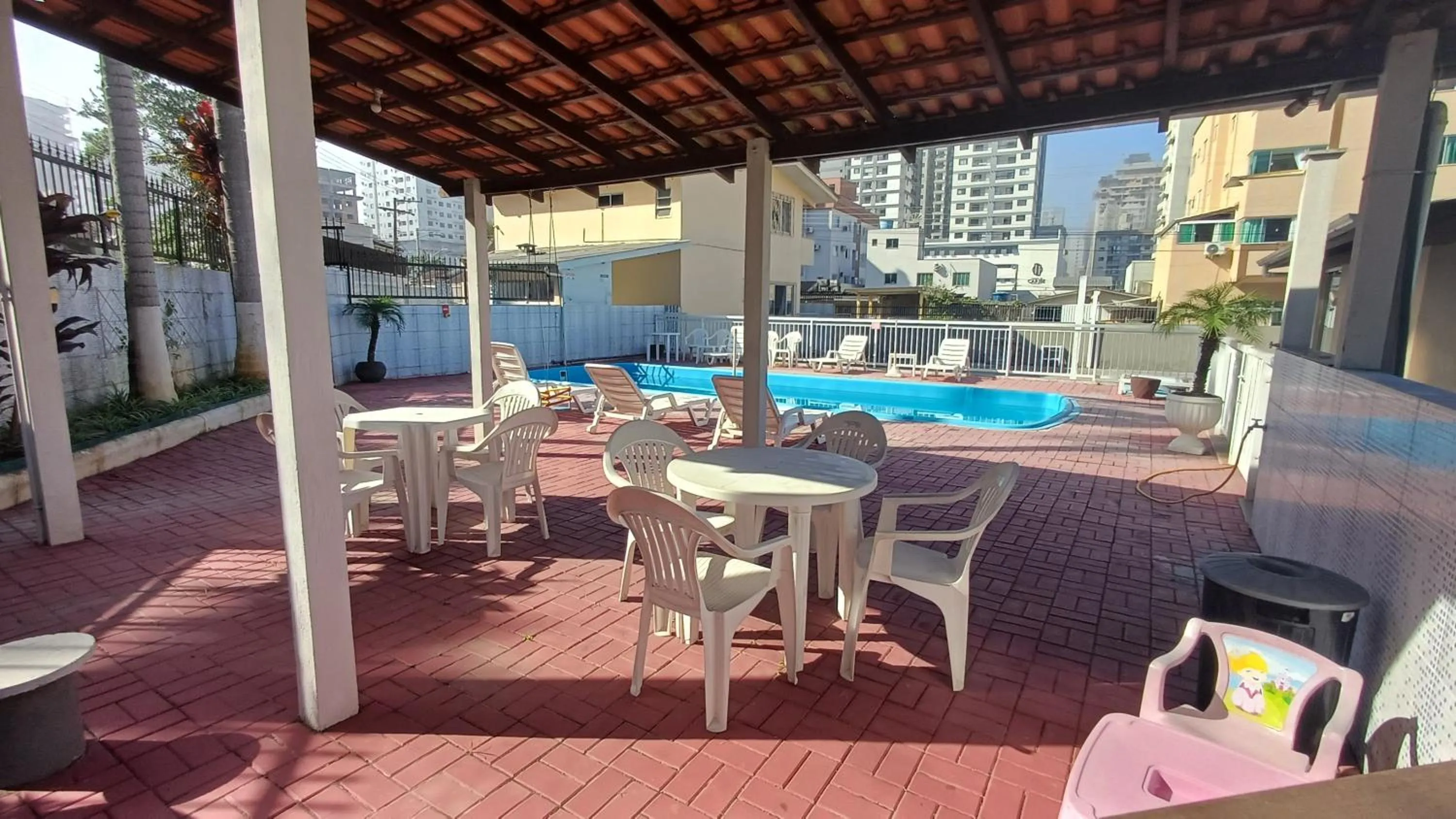 BRUNO KLEMTZ DS1 - CASA COM PISCINA, PARQUE INFANTIL E SALA DE JOGOS- 2 dorm - MEIA PRAIA - ITAPEMA