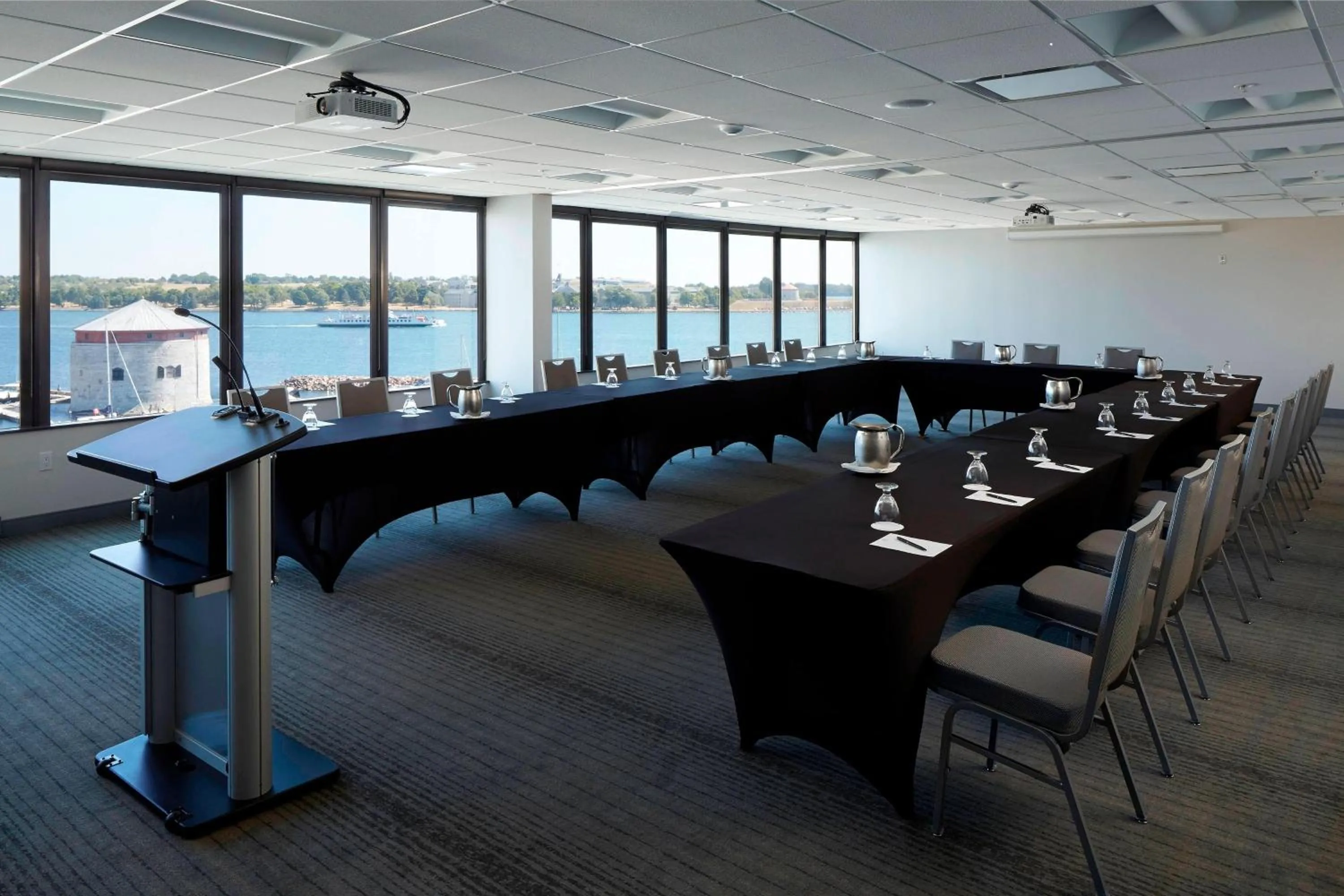 Meeting/conference room in Delta Hotels by Marriott Kingston Waterfront