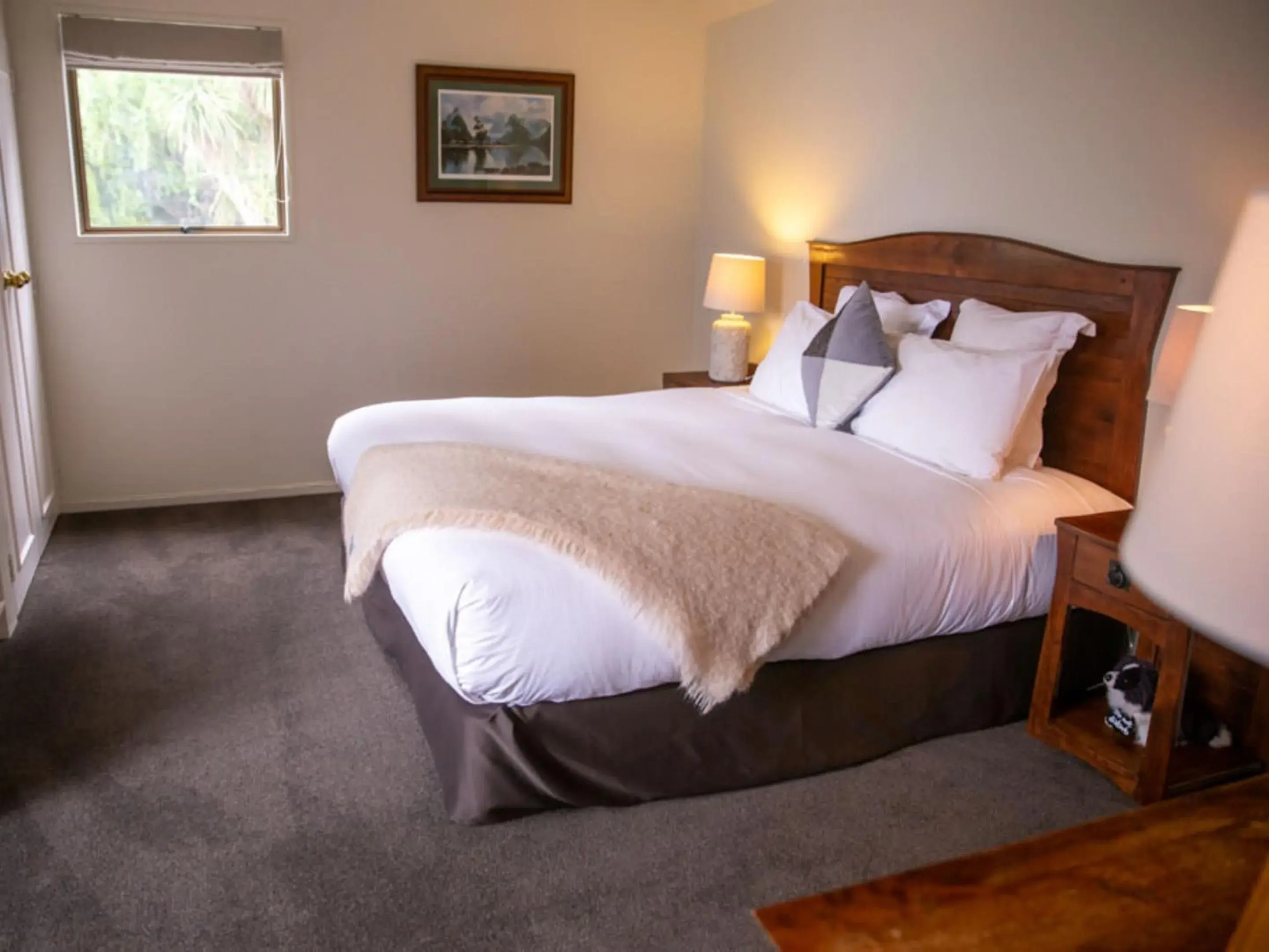 Bedroom, Bed in Hidden Lodge Queenstown