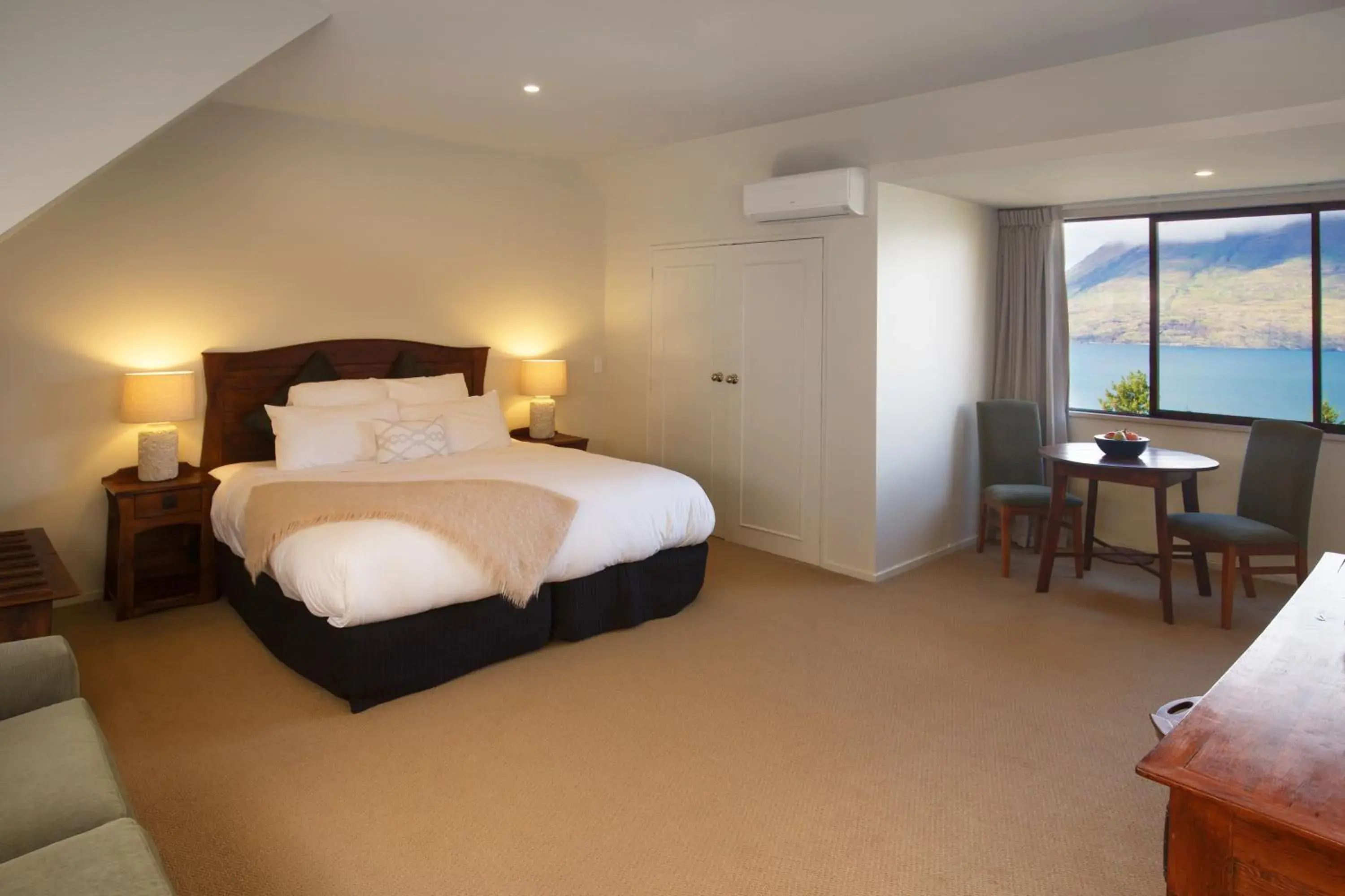 Bed in Hidden Lodge Queenstown