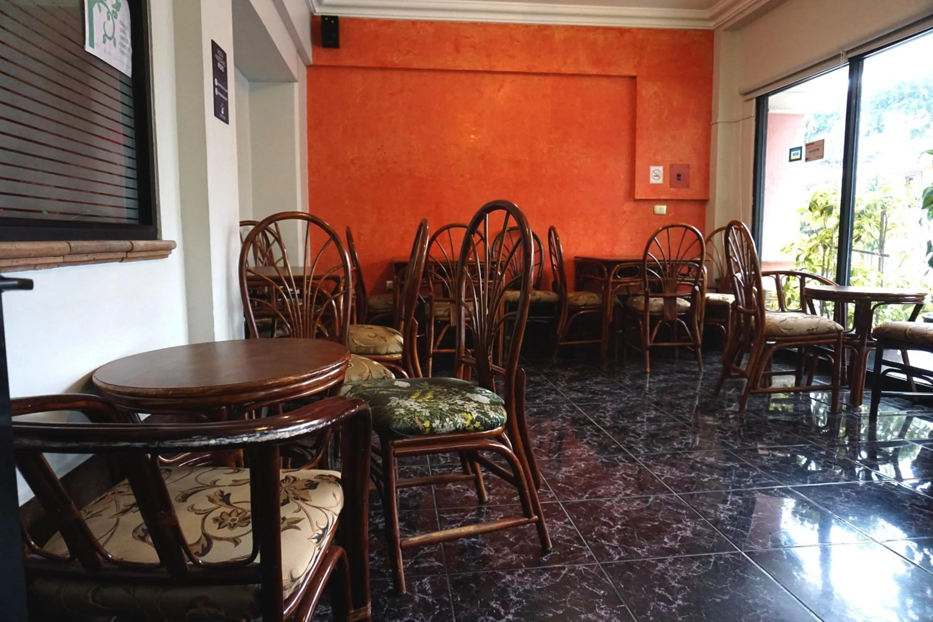 Lounge or bar in Hotel Plaza Crystal