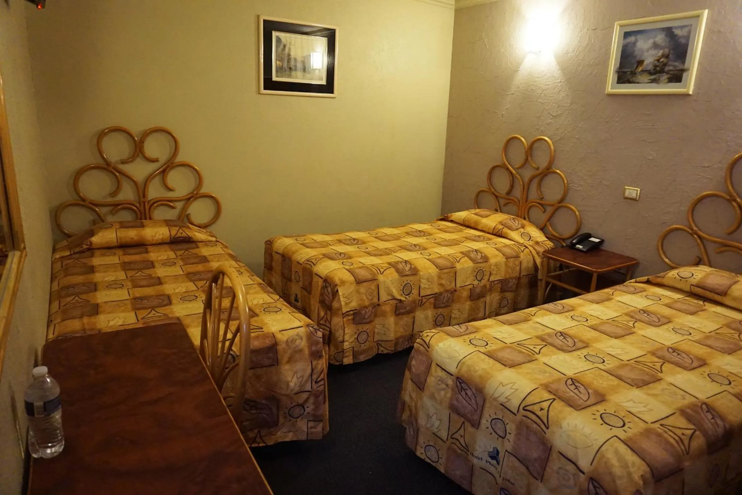 Bed in Hotel Plaza Crystal