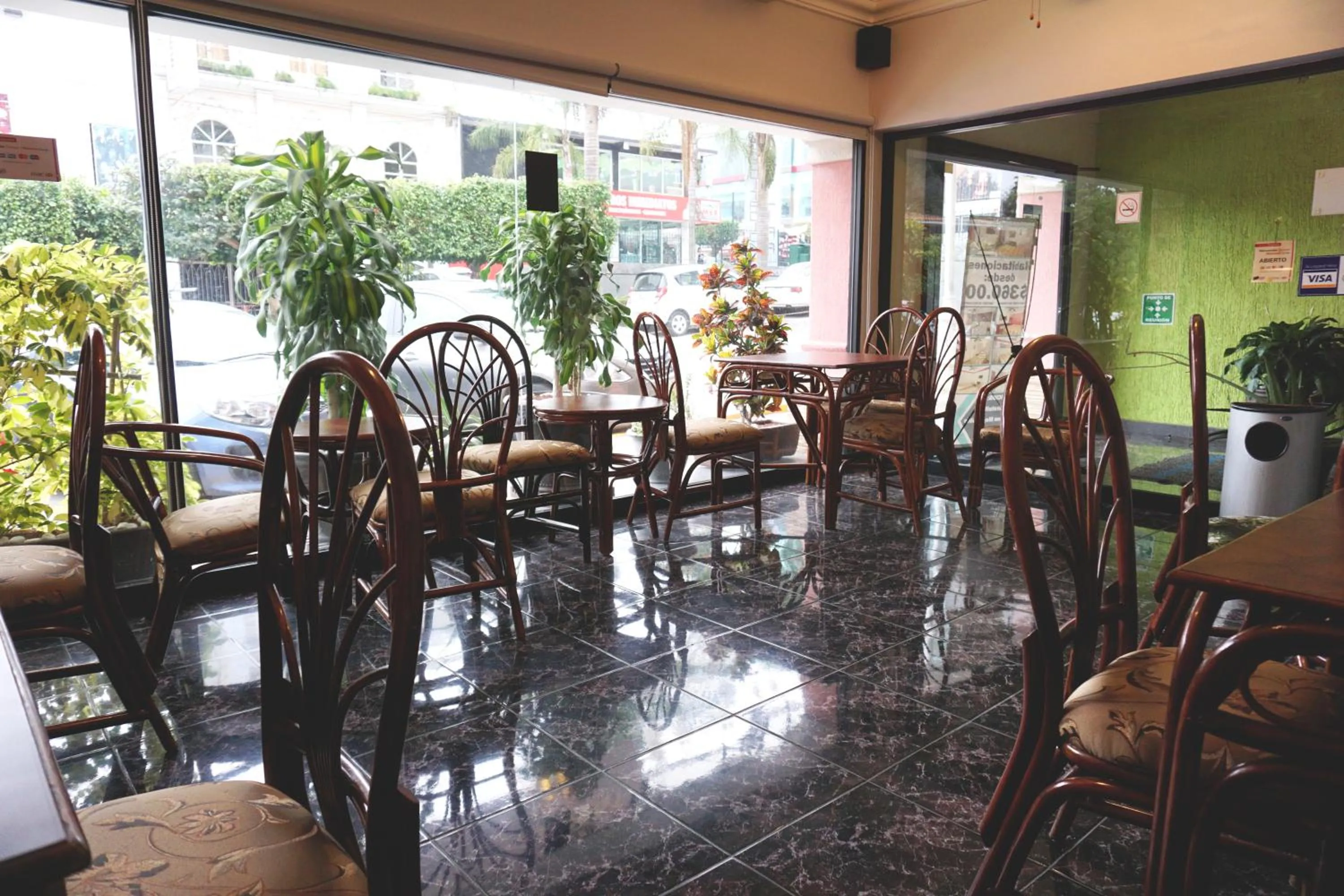 Lounge or bar in Hotel Plaza Crystal
