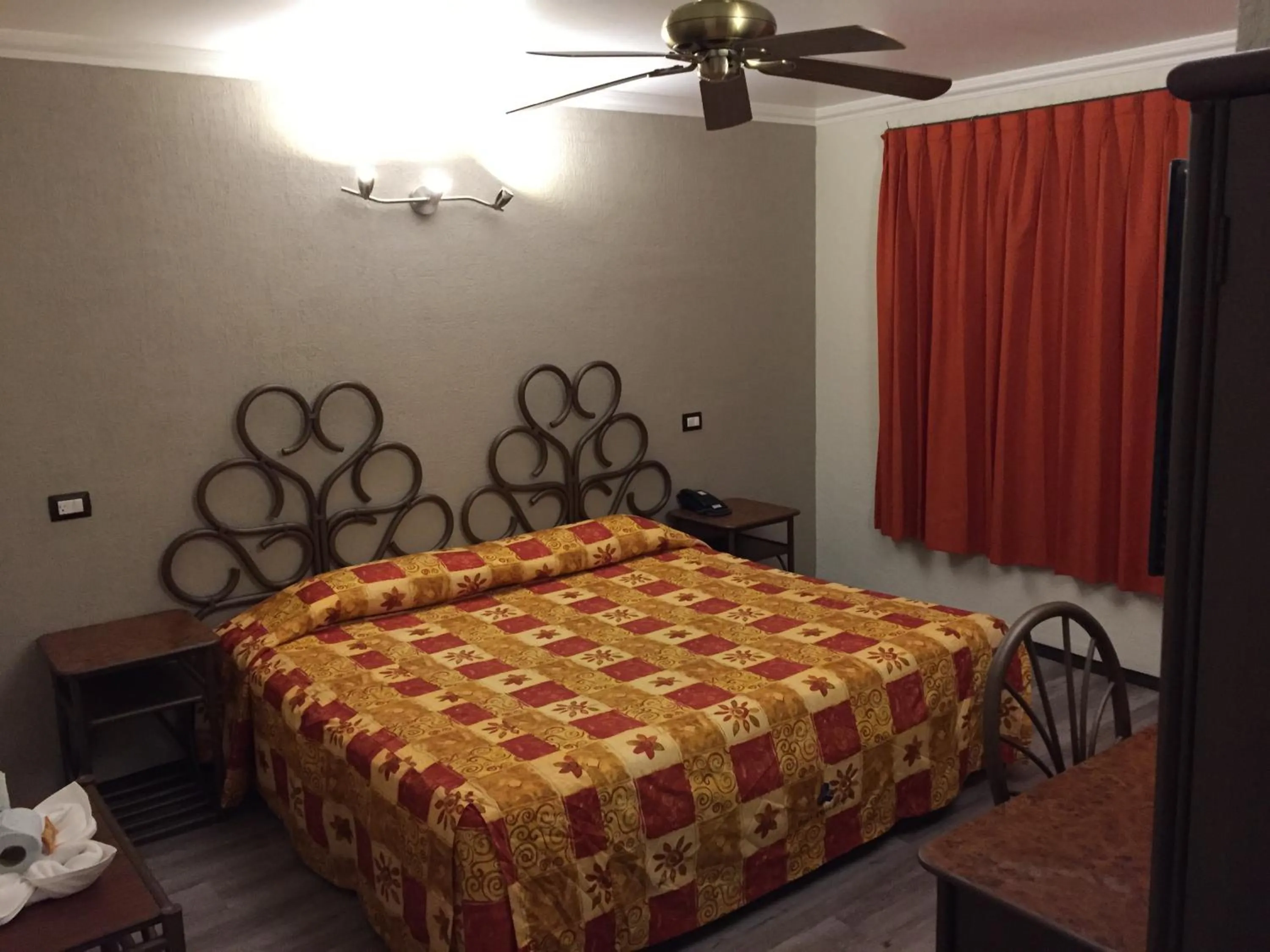 Photo of the whole room, Bed in Hotel Plaza Crystal