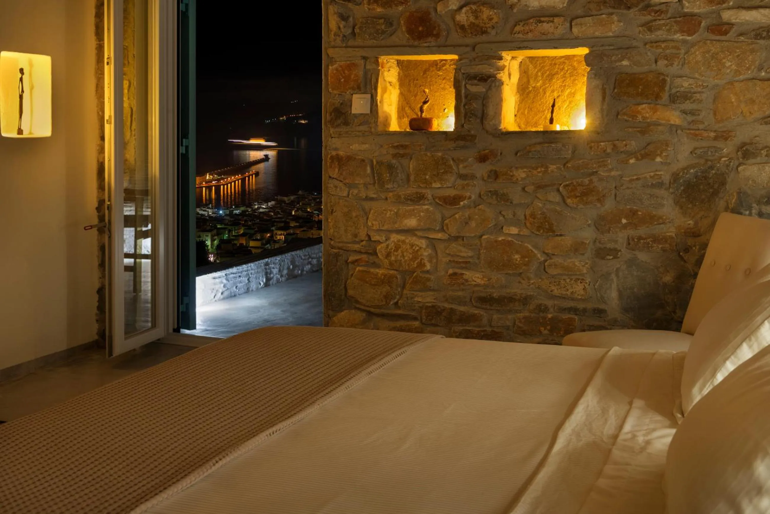 Bedroom, Bed in Wind Tales