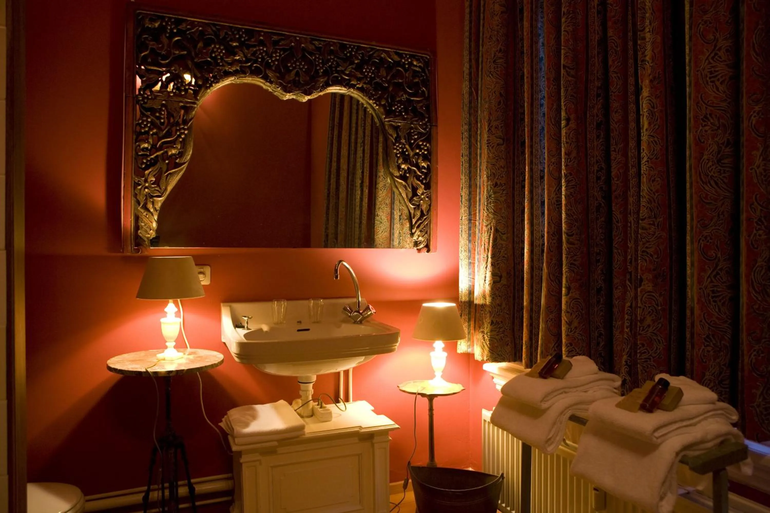 Bathroom in Kasteel Sterkenburg