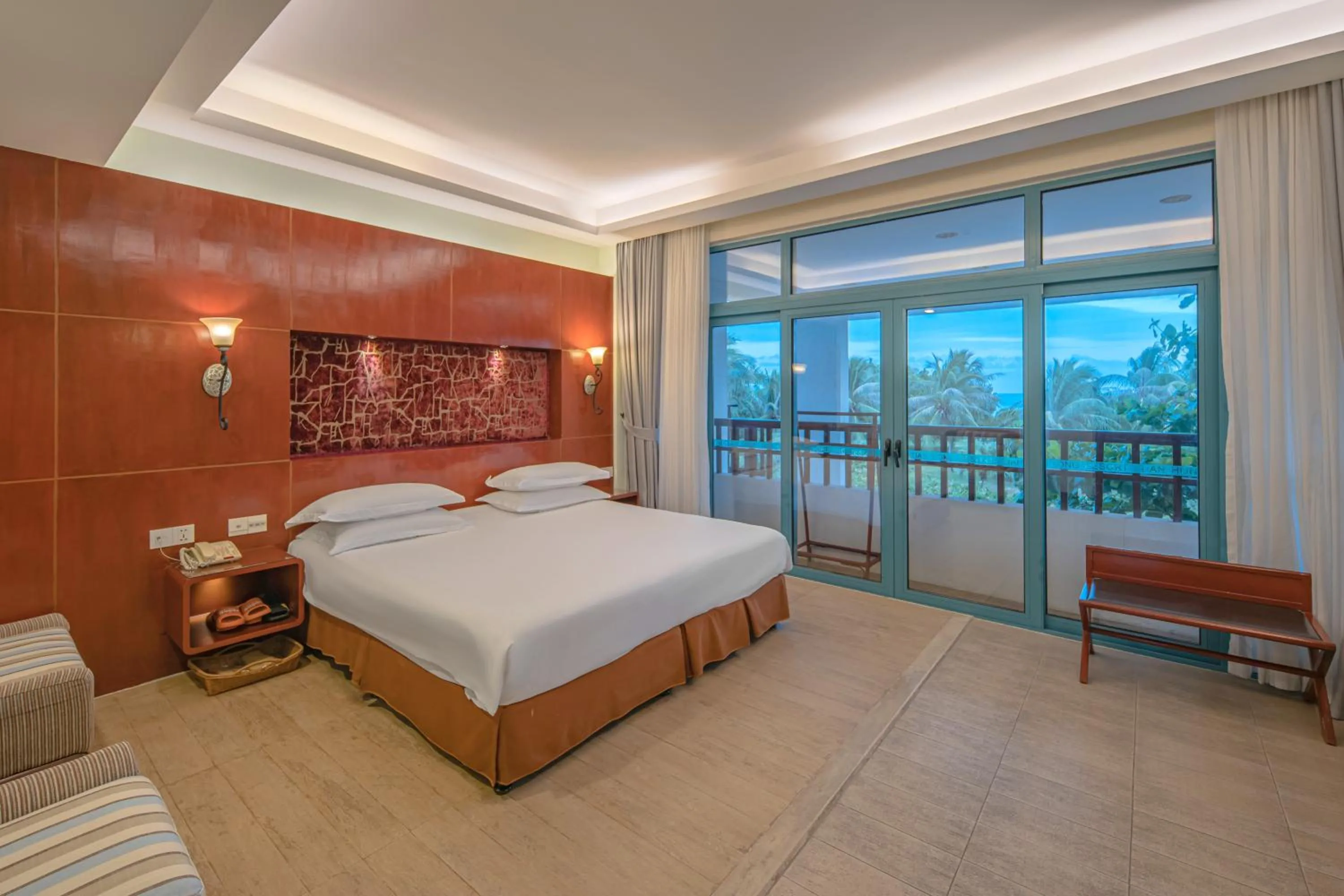 Bed in Tianhong Resort Hotel, Yalong Bay, Sanya