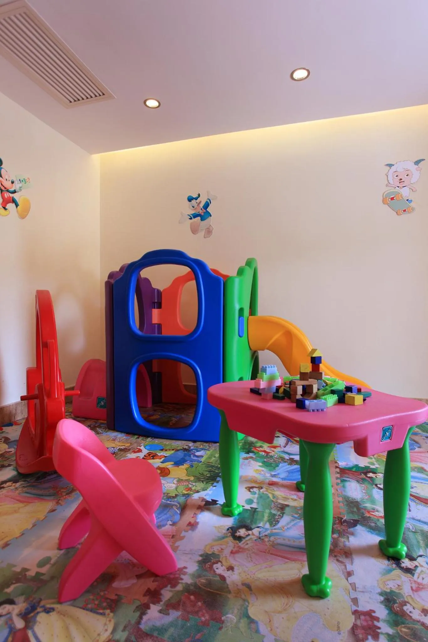 Children play ground in Tianhong Resort Hotel, Yalong Bay, Sanya
