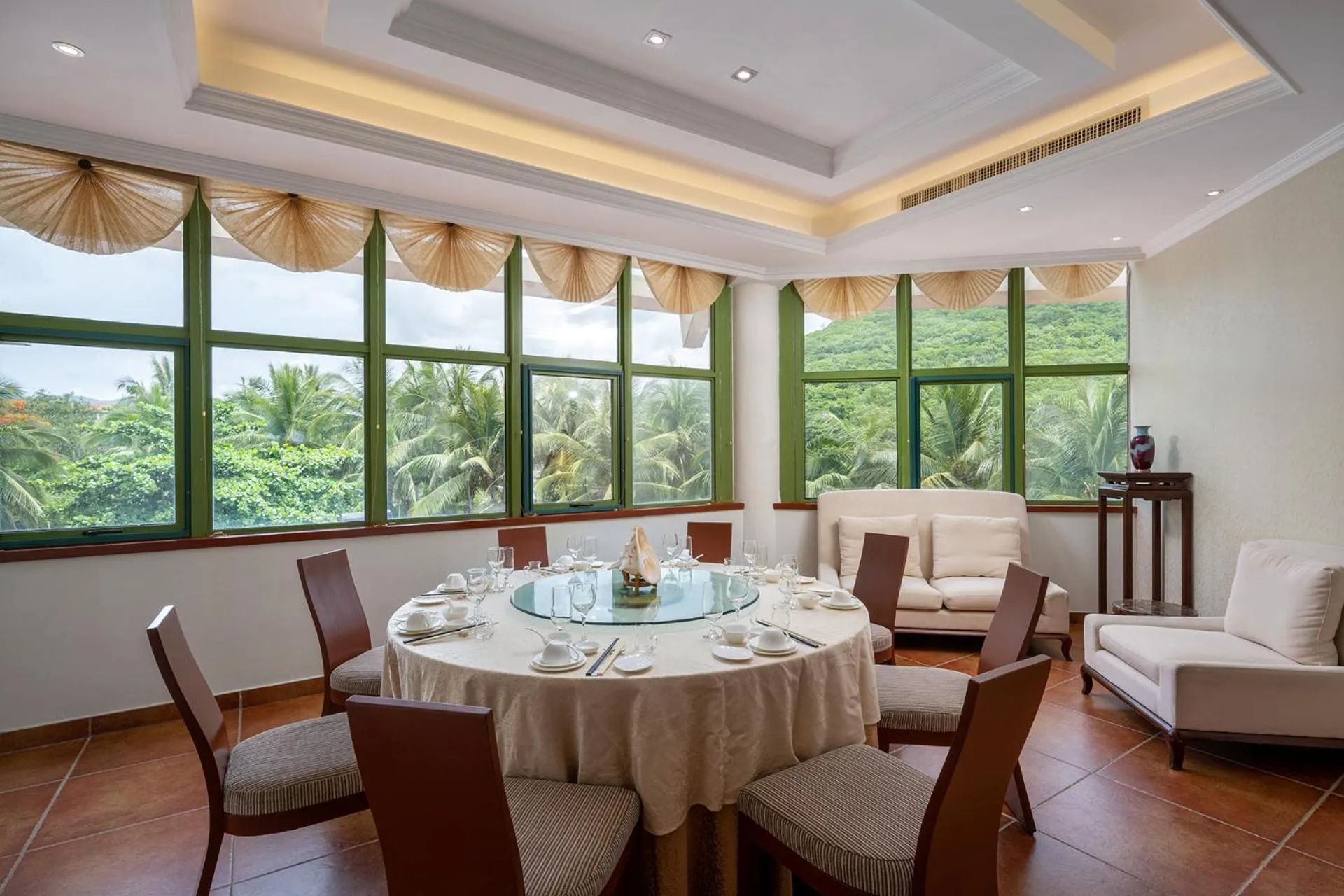 Restaurant/places to eat in Tianhong Resort Hotel, Yalong Bay, Sanya