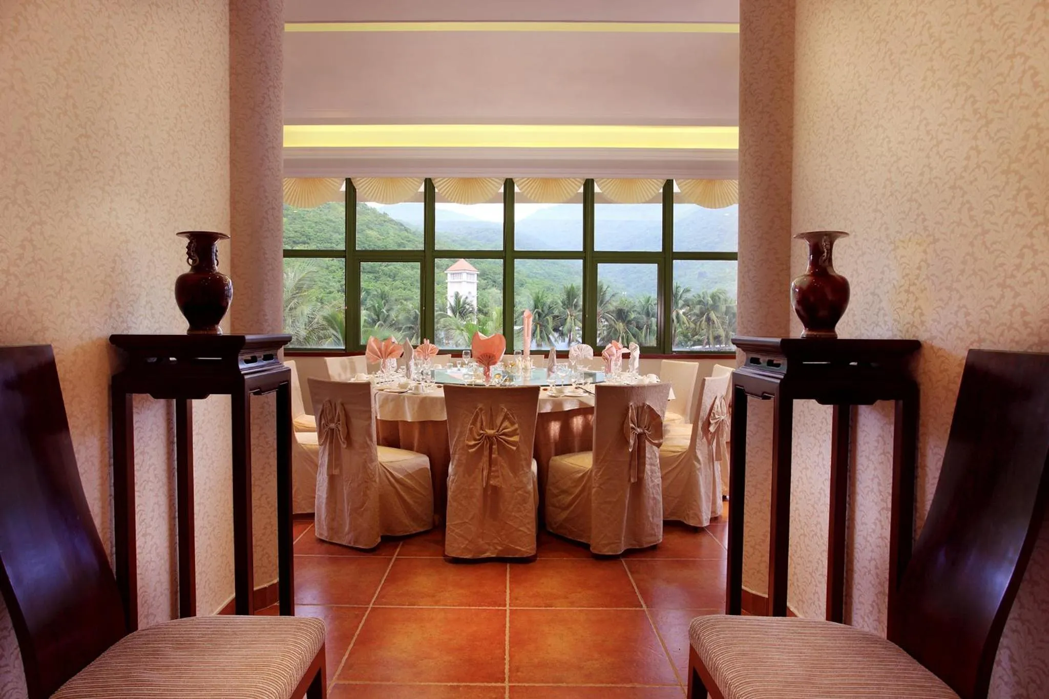 Restaurant/places to eat in Tianhong Resort Hotel, Yalong Bay, Sanya