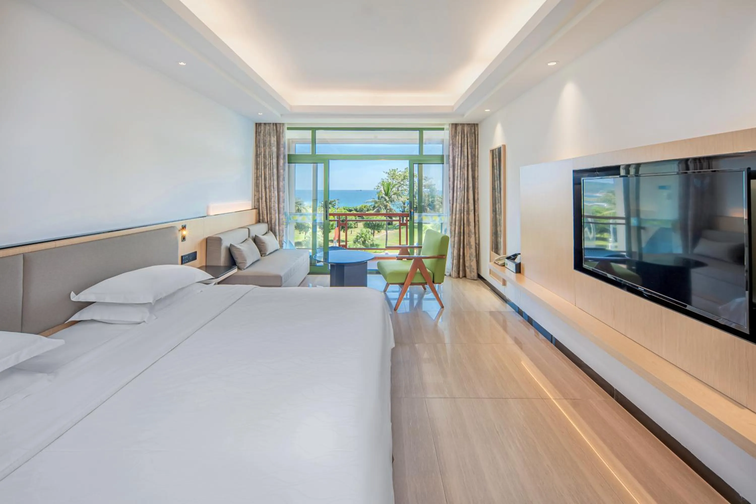 Bed in Tianhong Resort Hotel, Yalong Bay, Sanya