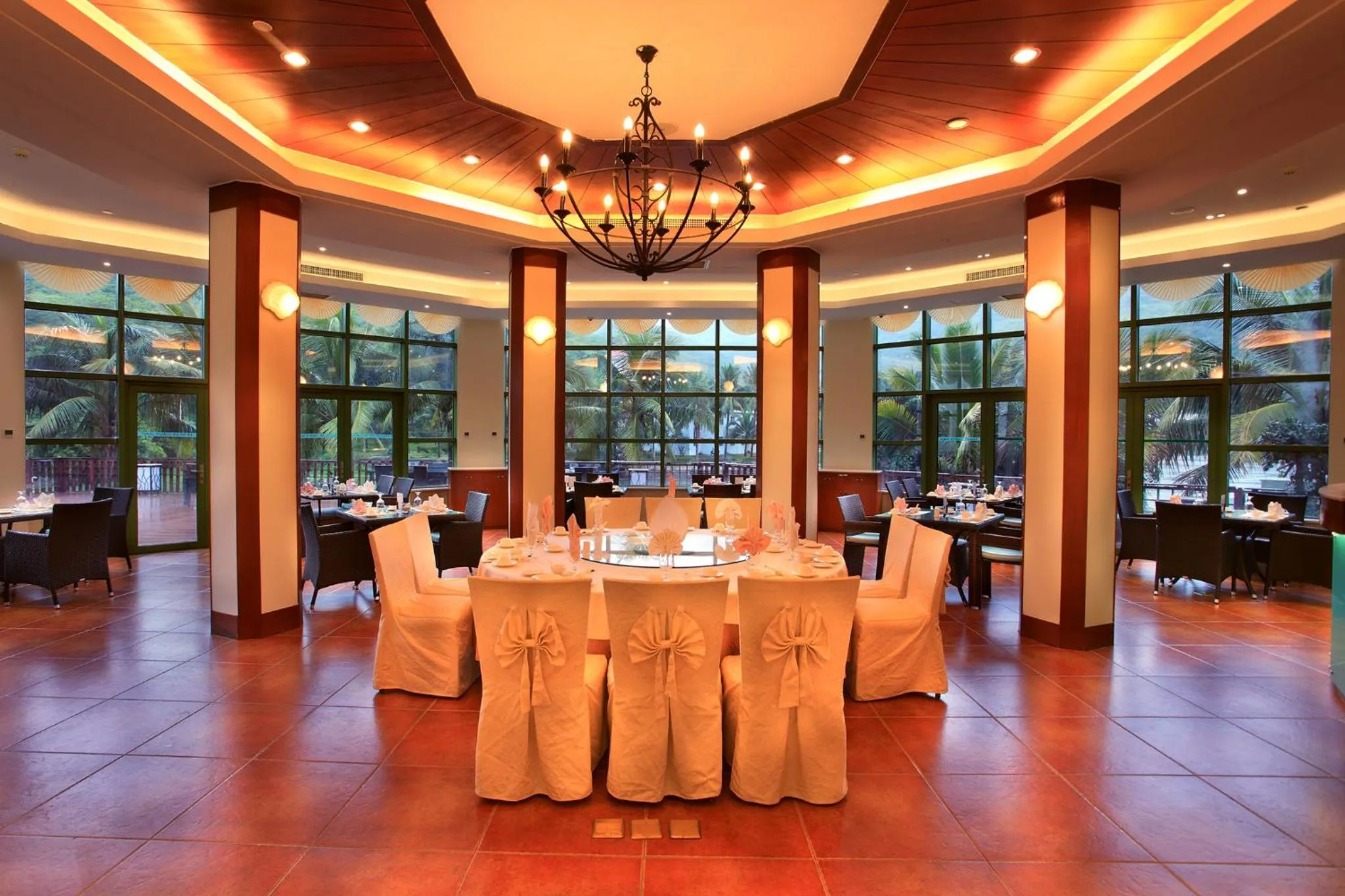 Restaurant/places to eat in Tianhong Resort Hotel, Yalong Bay, Sanya