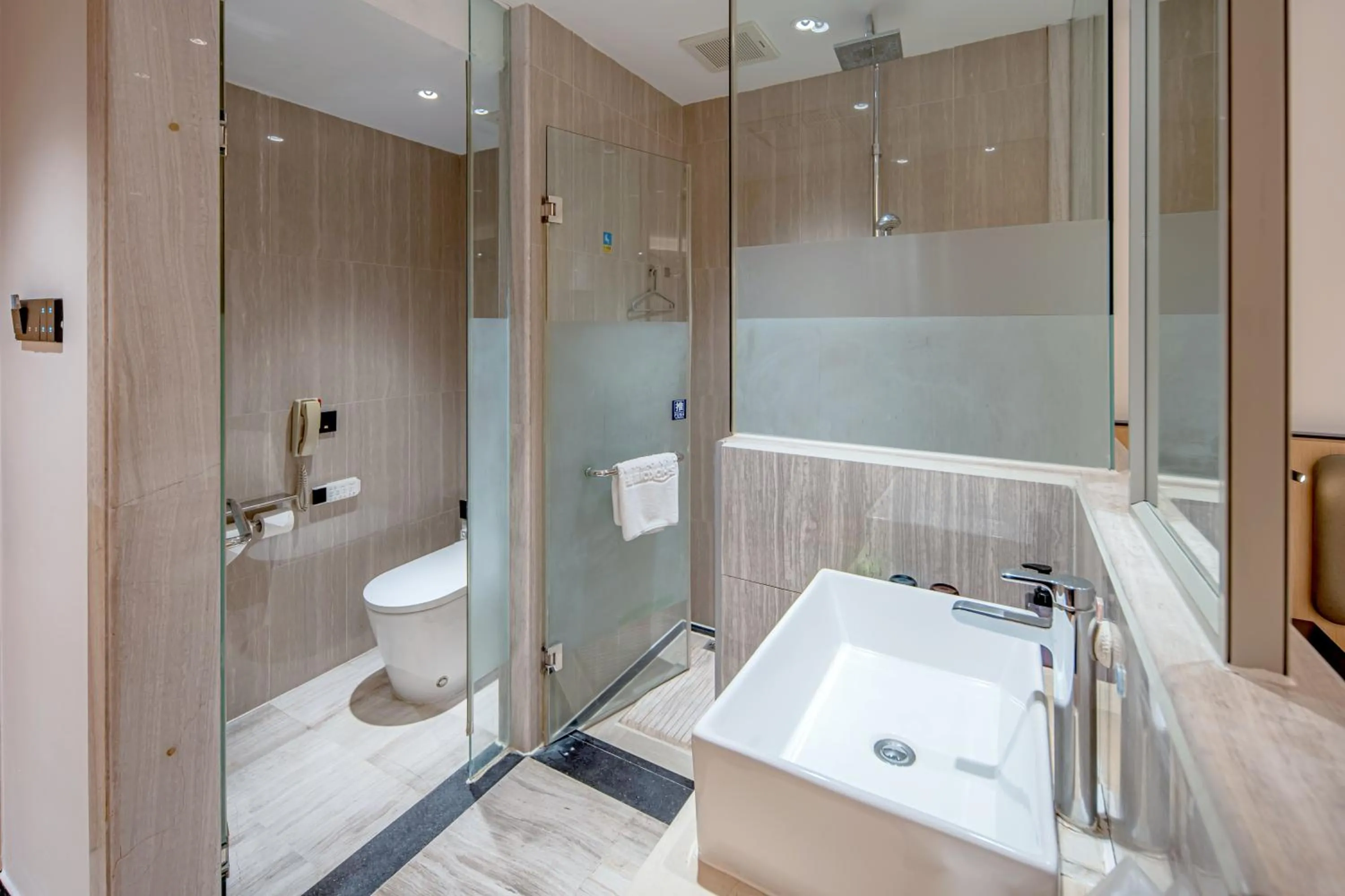 Shower in Tianhong Resort Hotel, Yalong Bay, Sanya