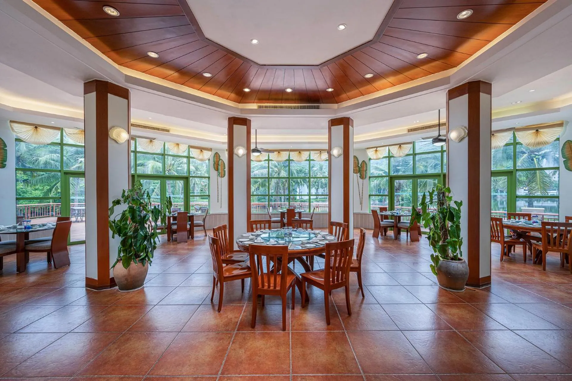 Restaurant/places to eat in Tianhong Resort Hotel, Yalong Bay, Sanya