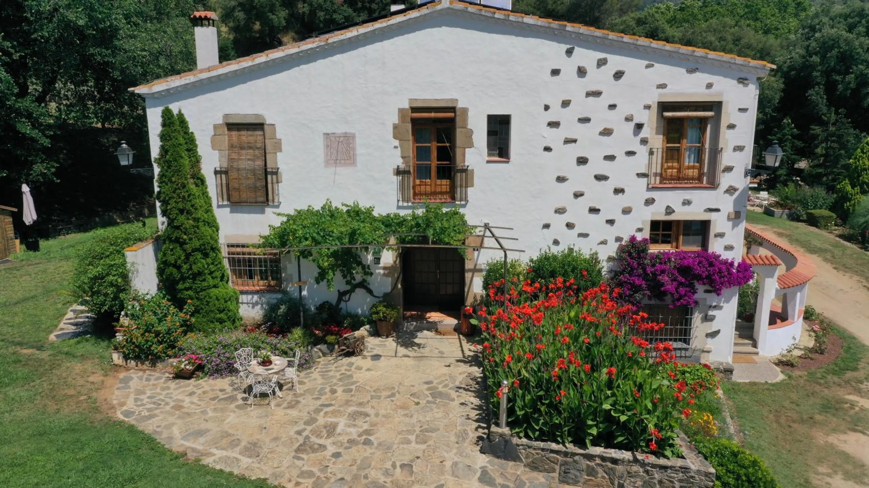 Facade/entrance in Can Rosich
