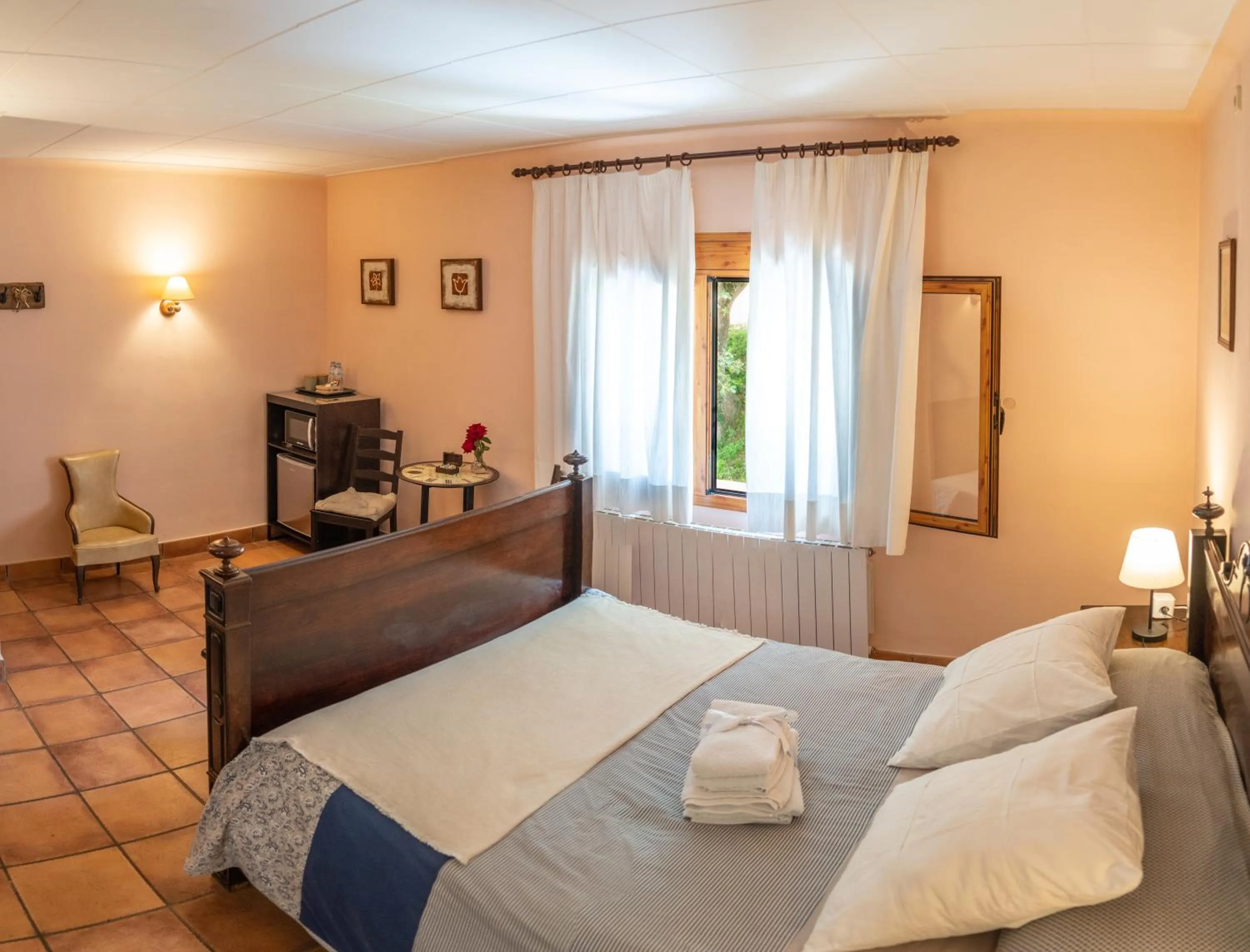 Photo of the whole room, Bed in Can Rosich