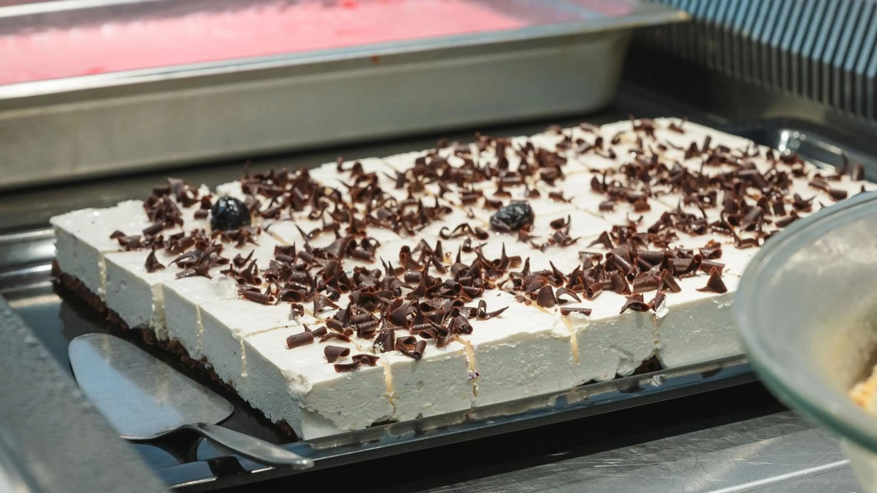 Restaurant/places to eat in Silver Beach Hotel & Apartments