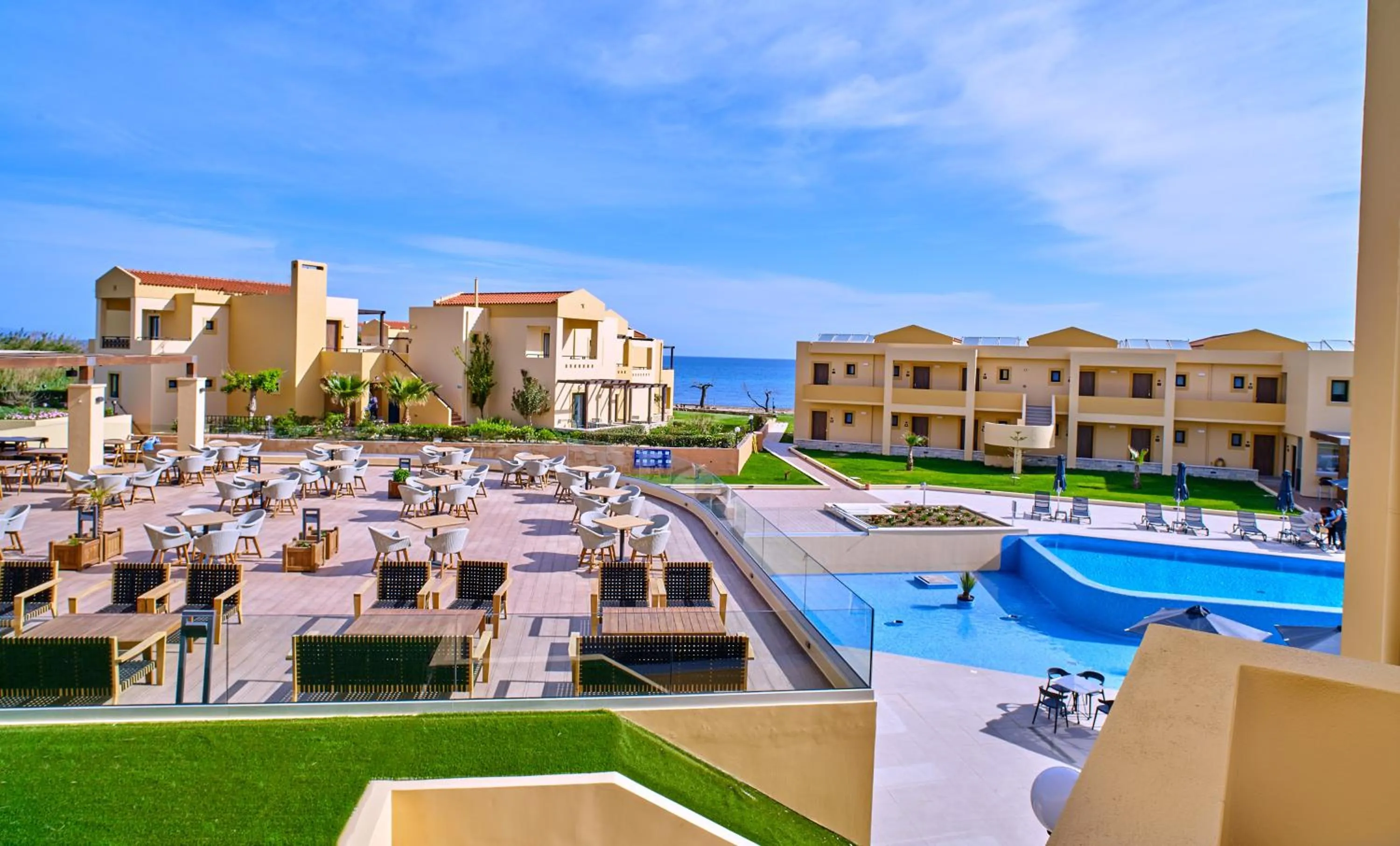 Restaurant/places to eat in Silver Beach Hotel & Apartments