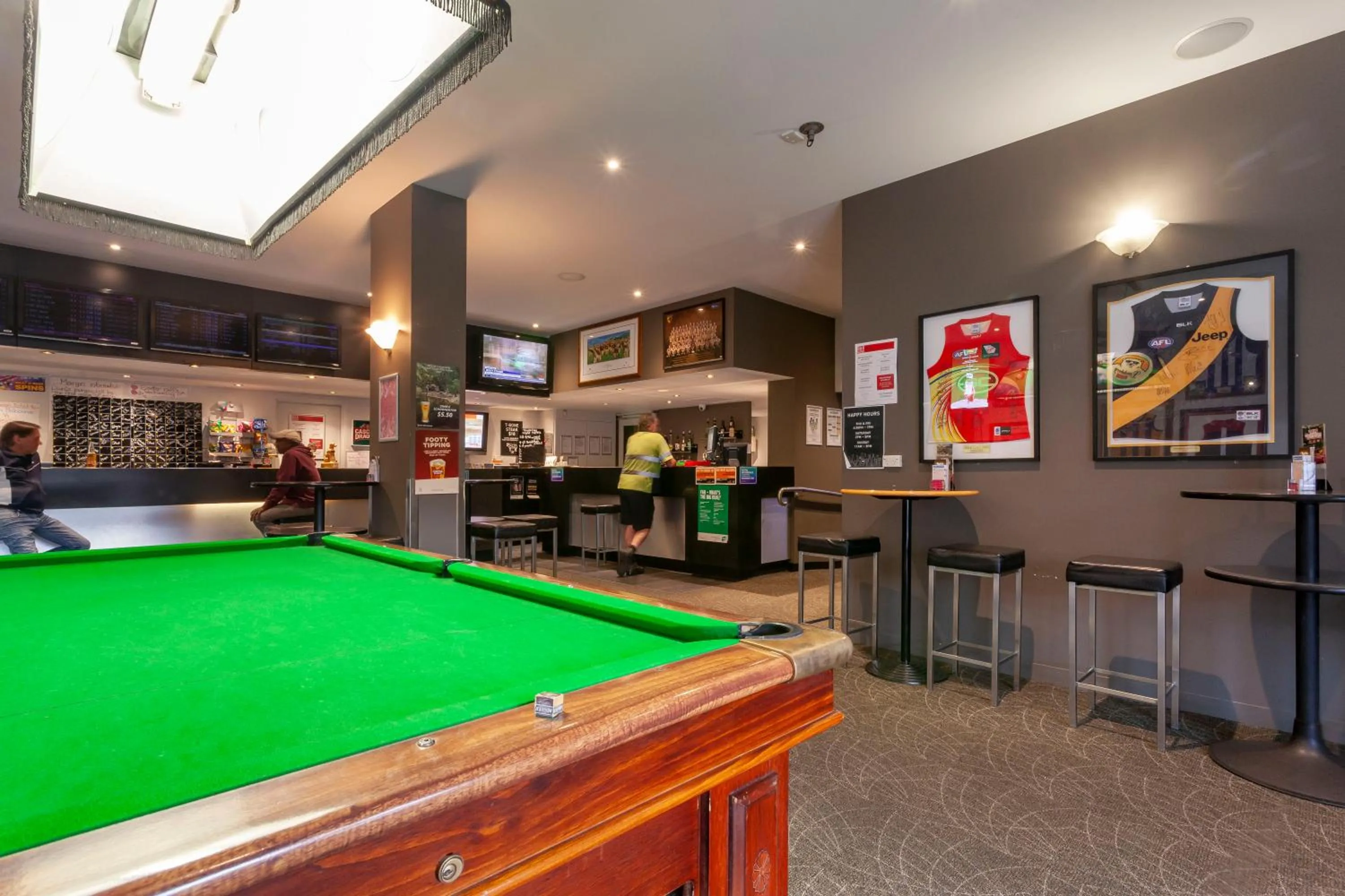 Billiard in Black Buffalo